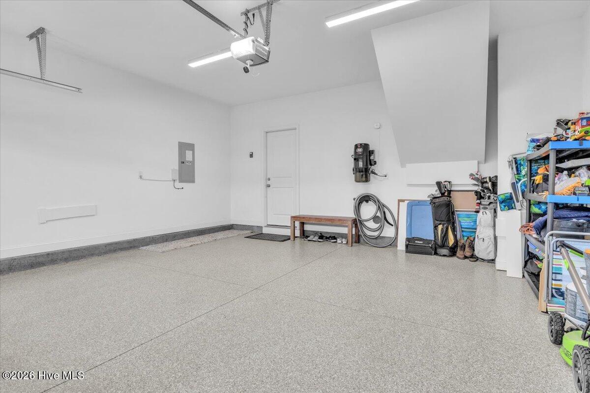 100556210 | Photo 52