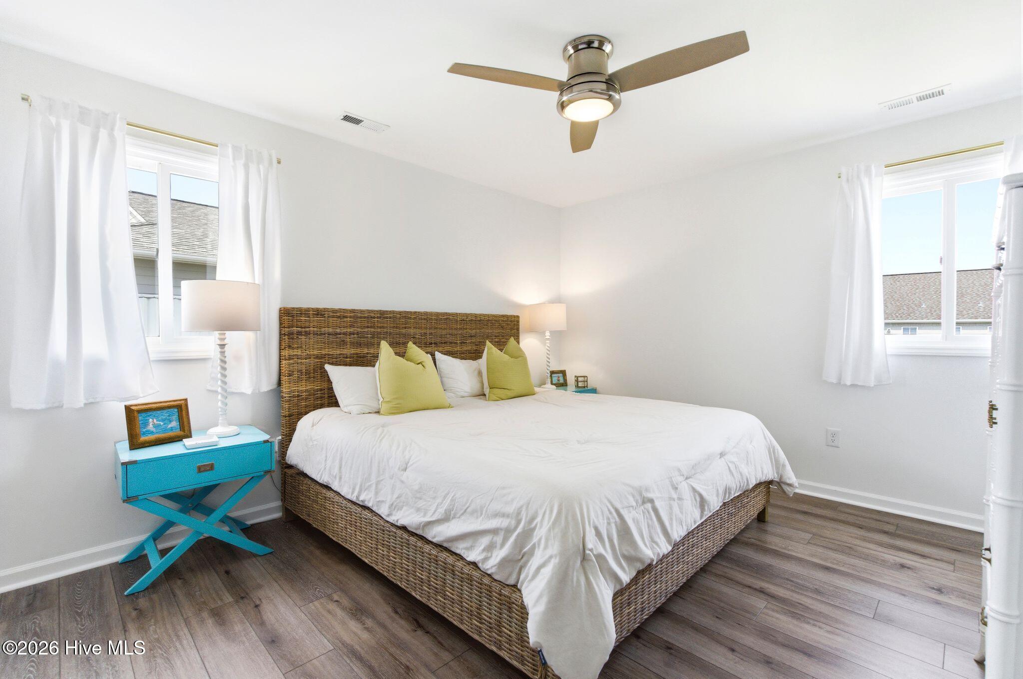 100567797 | Photo 38