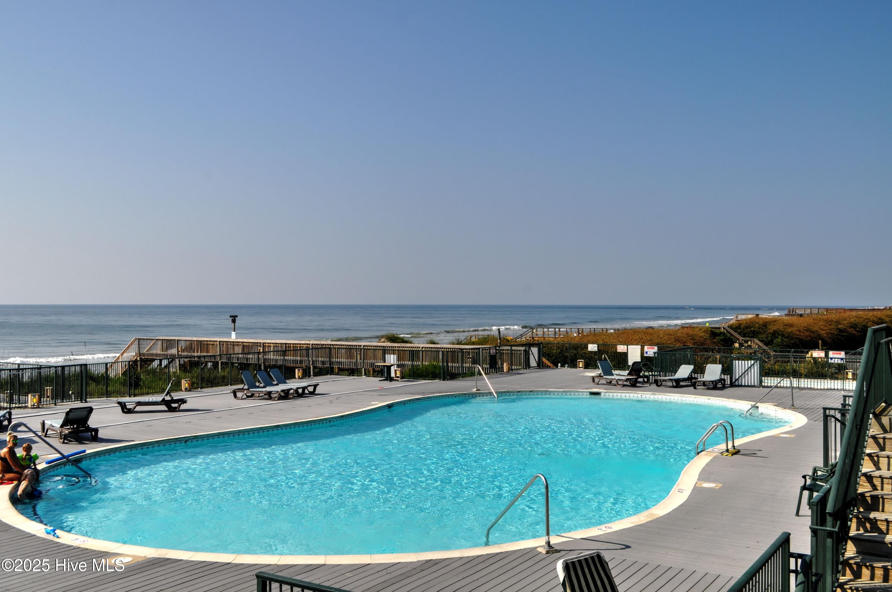 100546505 | Photo 39