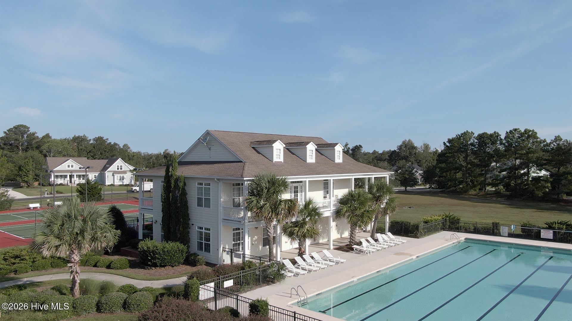 100570652 | Photo 23