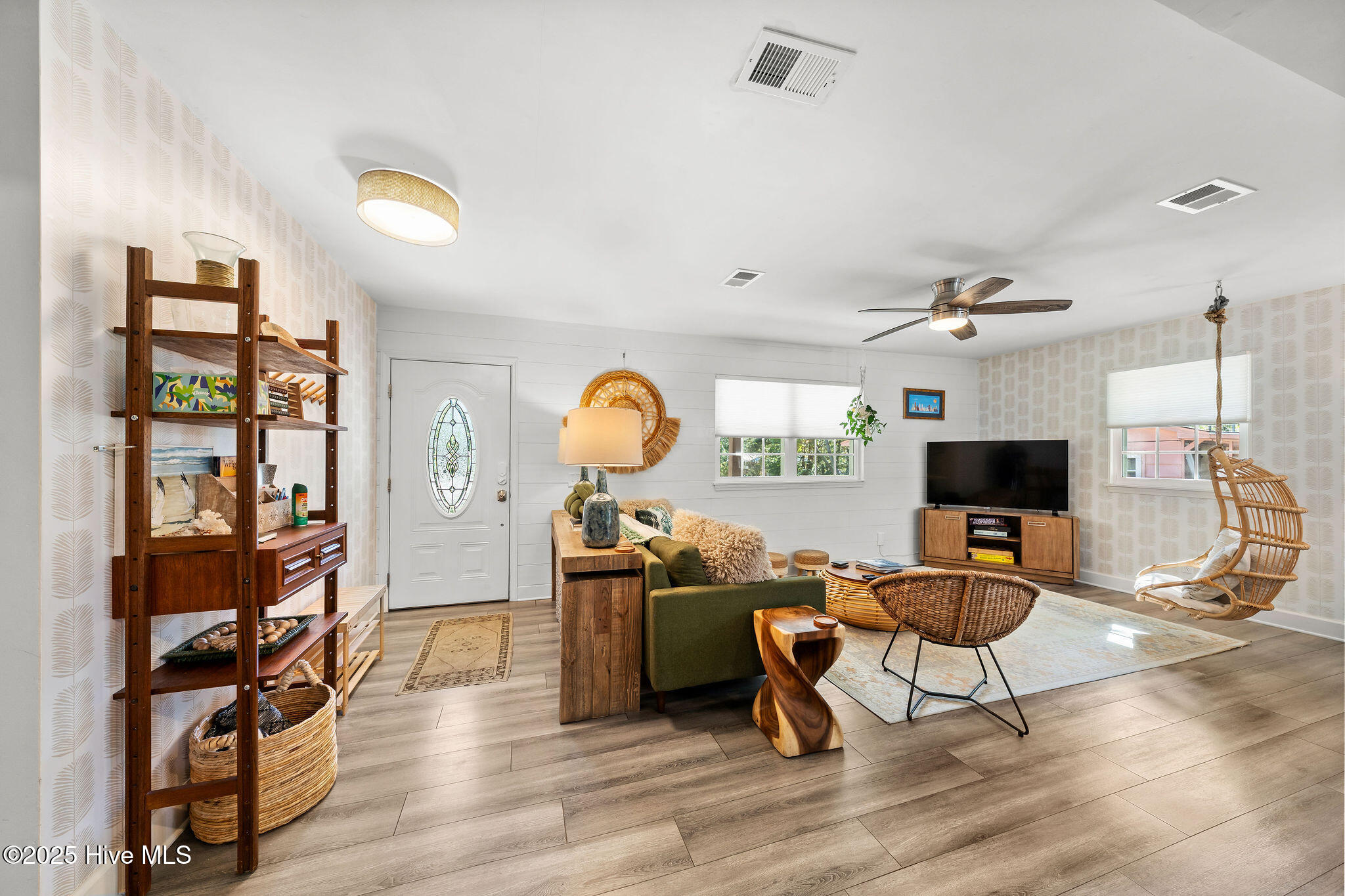 100538264 | Photo 16