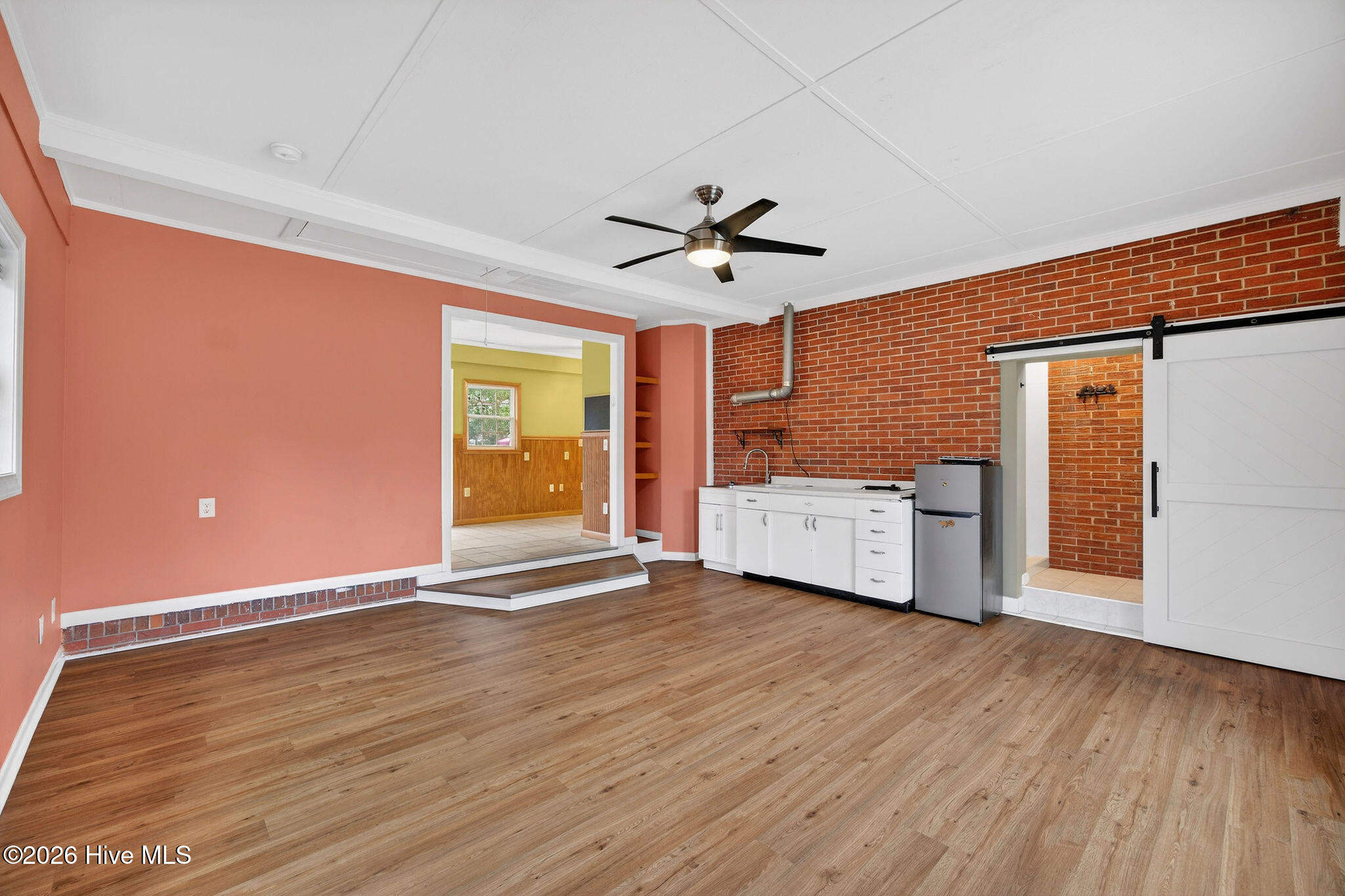 100557140 | Photo 34