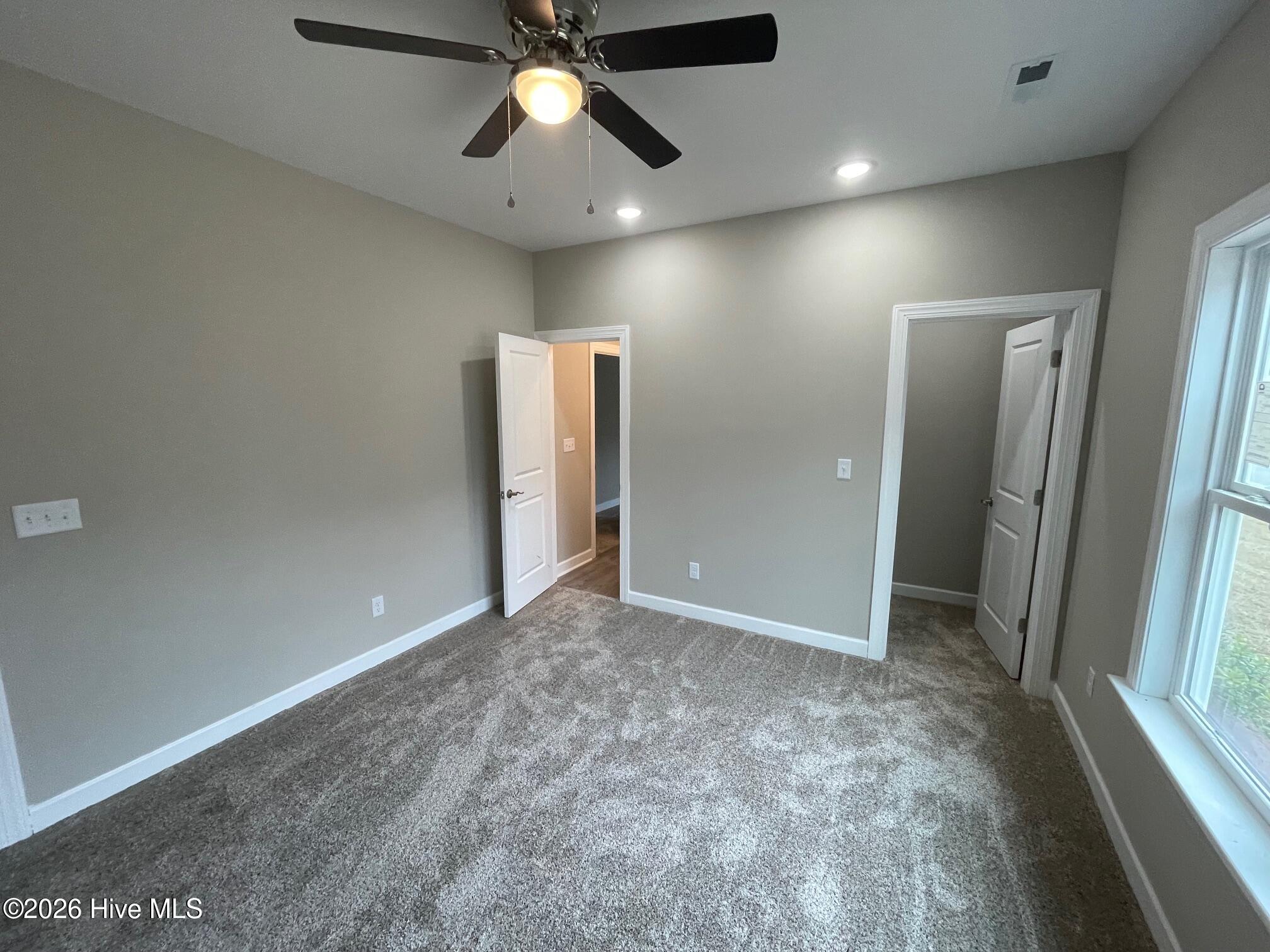 100552862 | Photo 12