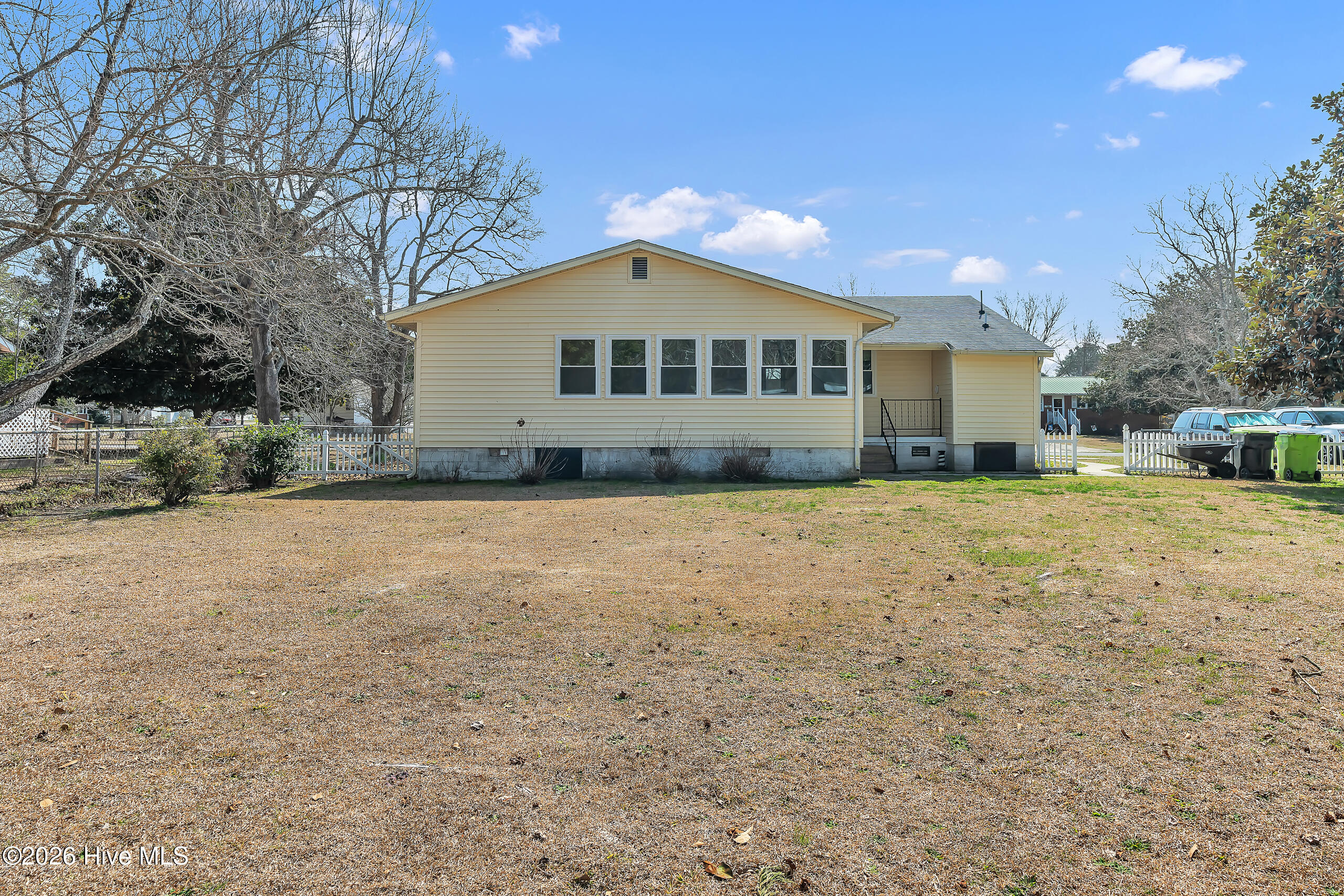 100557888 | Photo 39