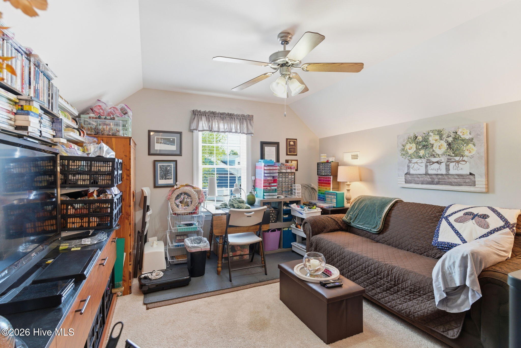 100569602 | Photo 36