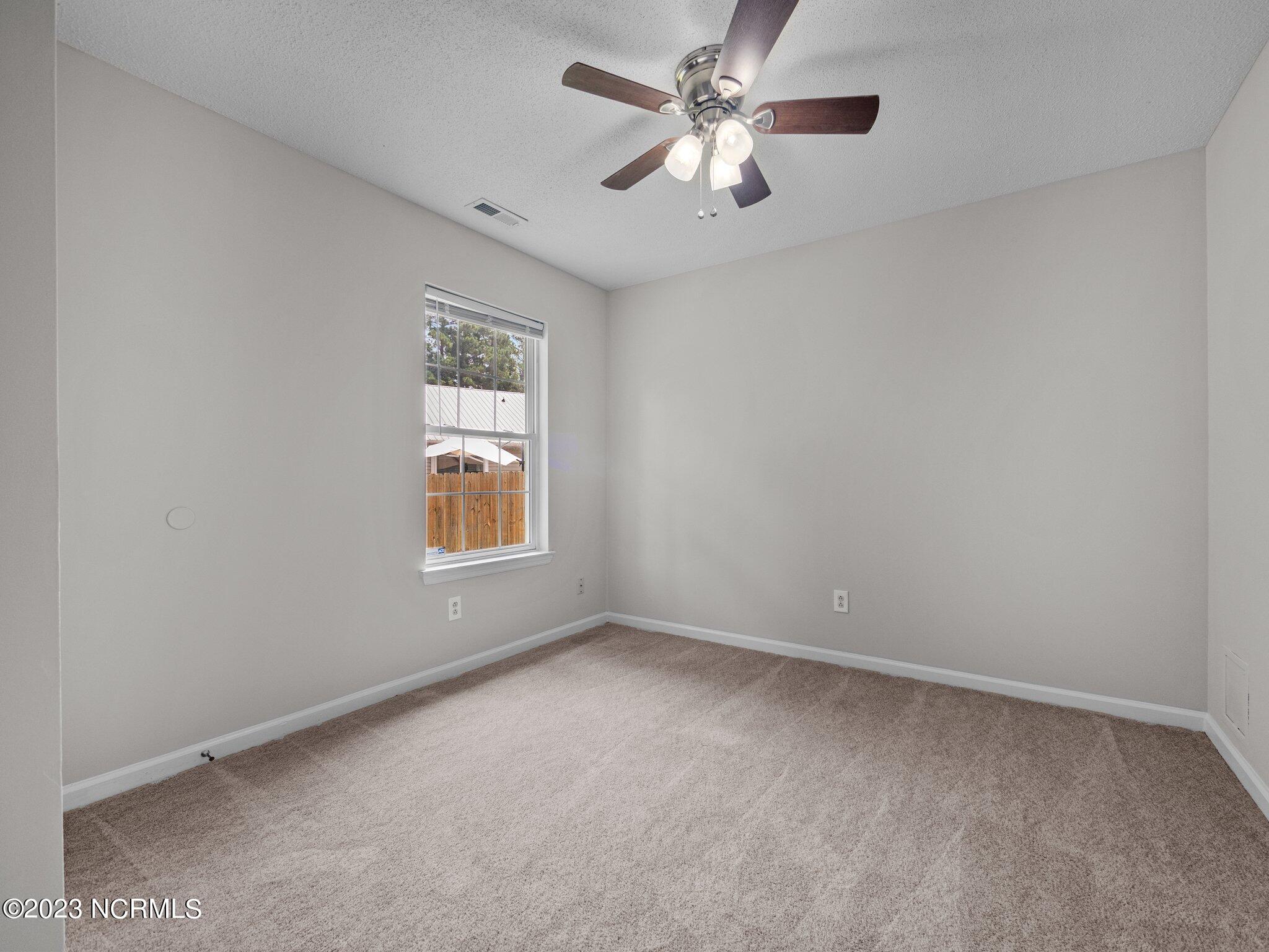 100556244 | Photo 41