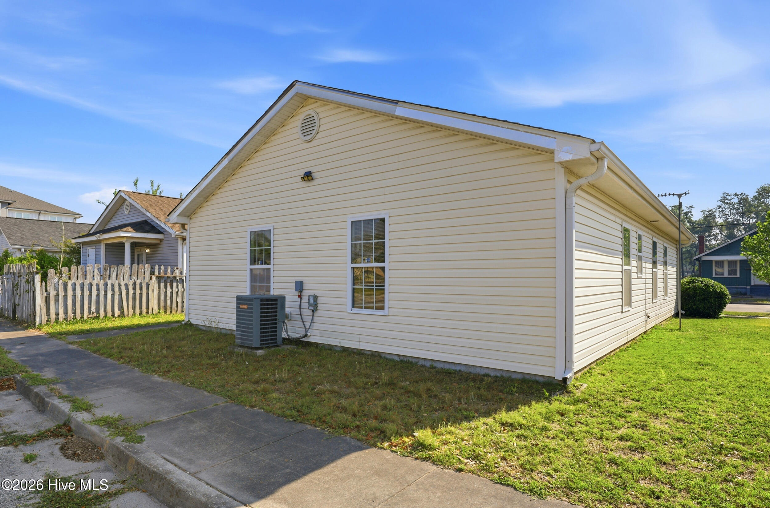 100568655 | Photo 25