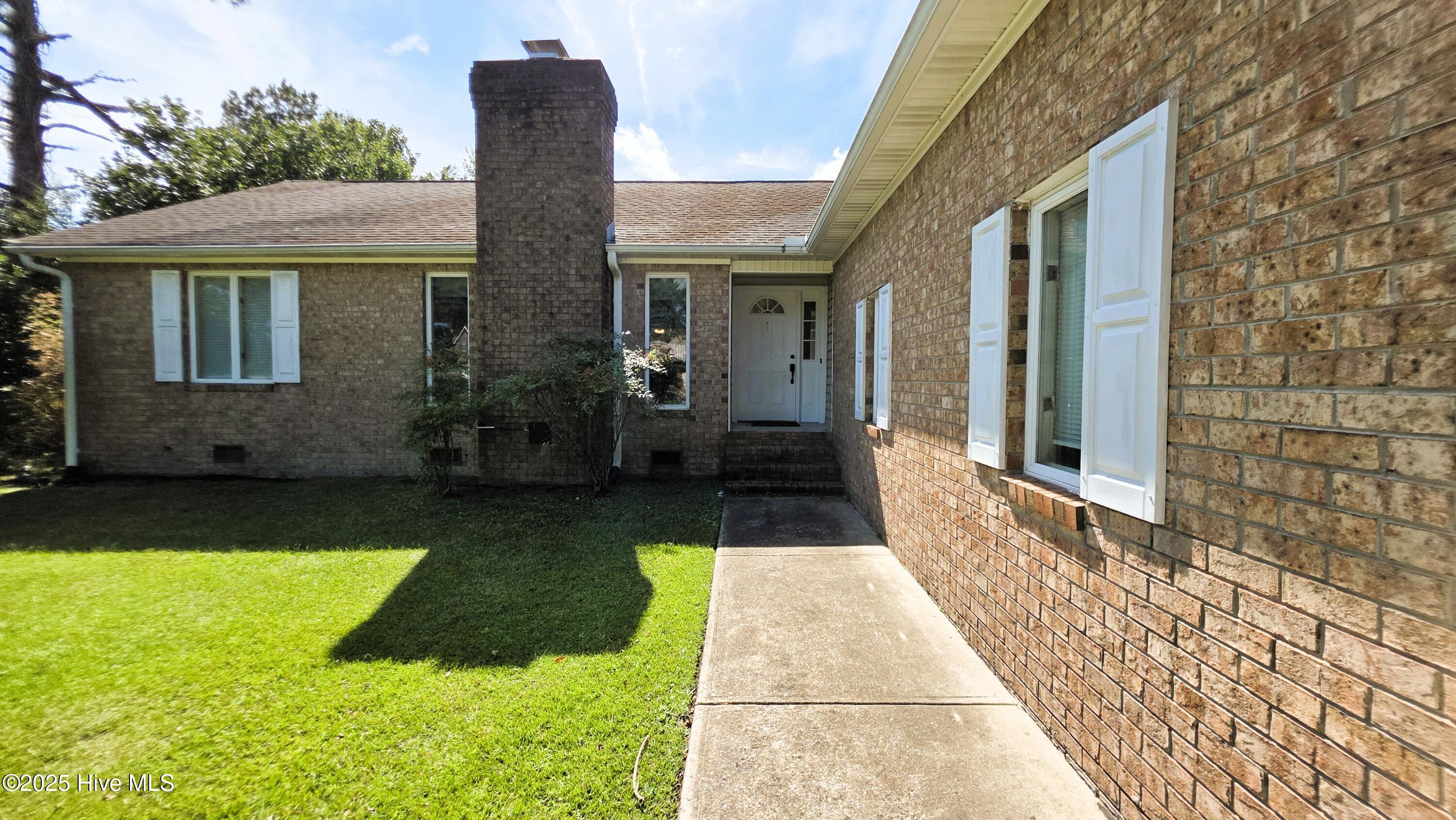 Homes for sale in New Bern, NC | 812 Pelican Dr, New Bern, NC 28560 | MLS# 100533040