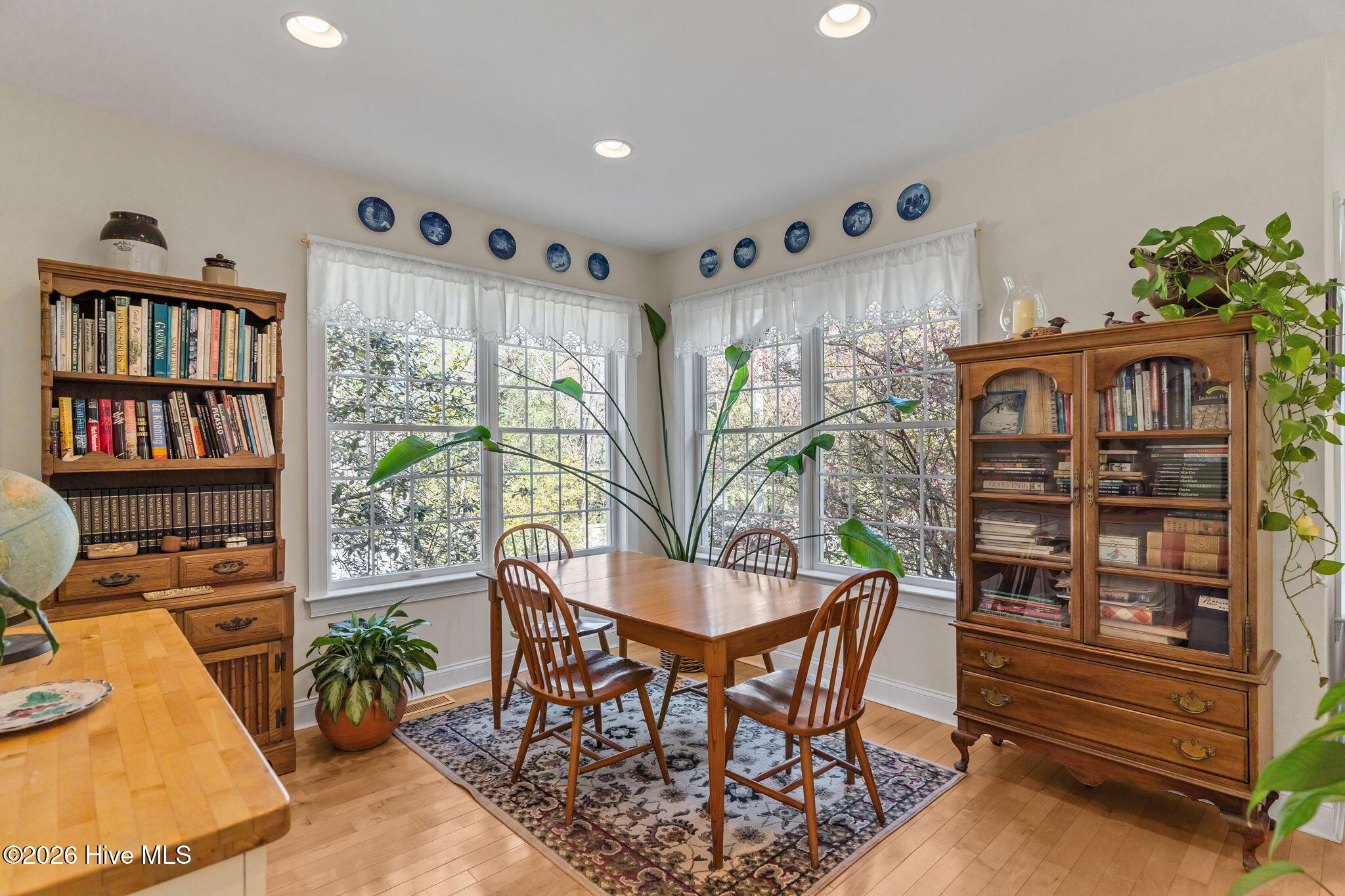 100562124 | Photo 23