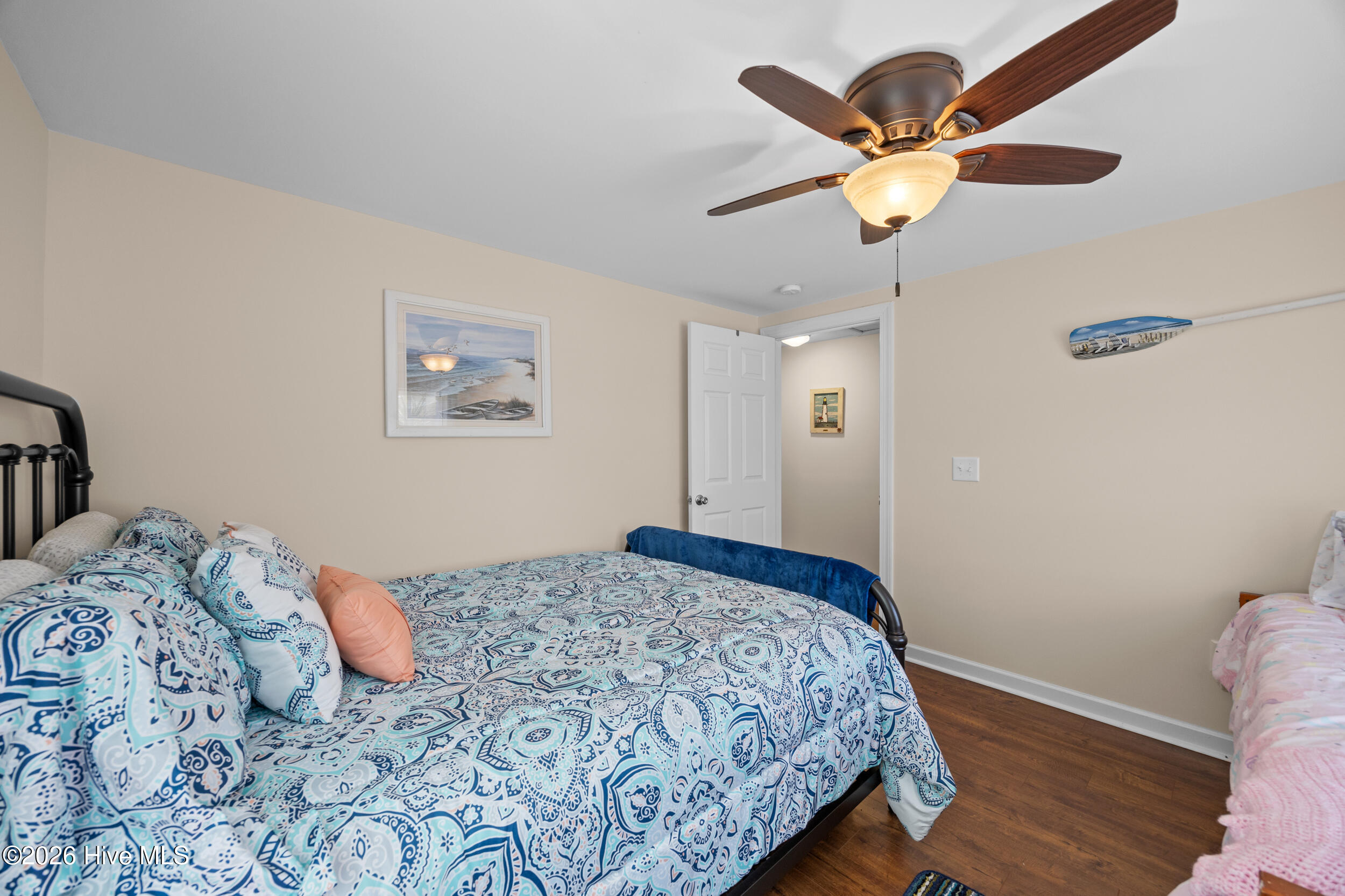 100567287 | Photo 28