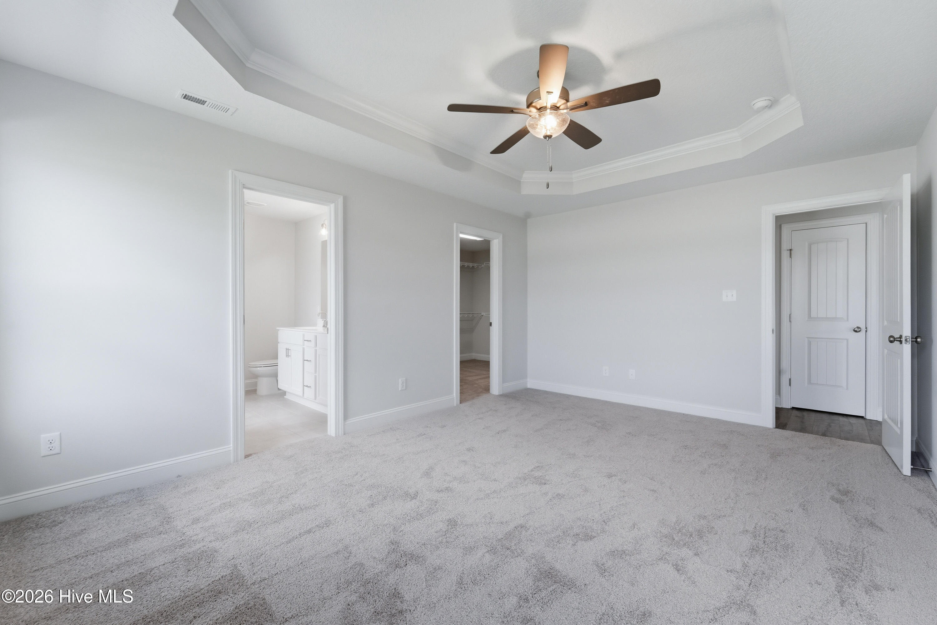 100530741 | Photo 16