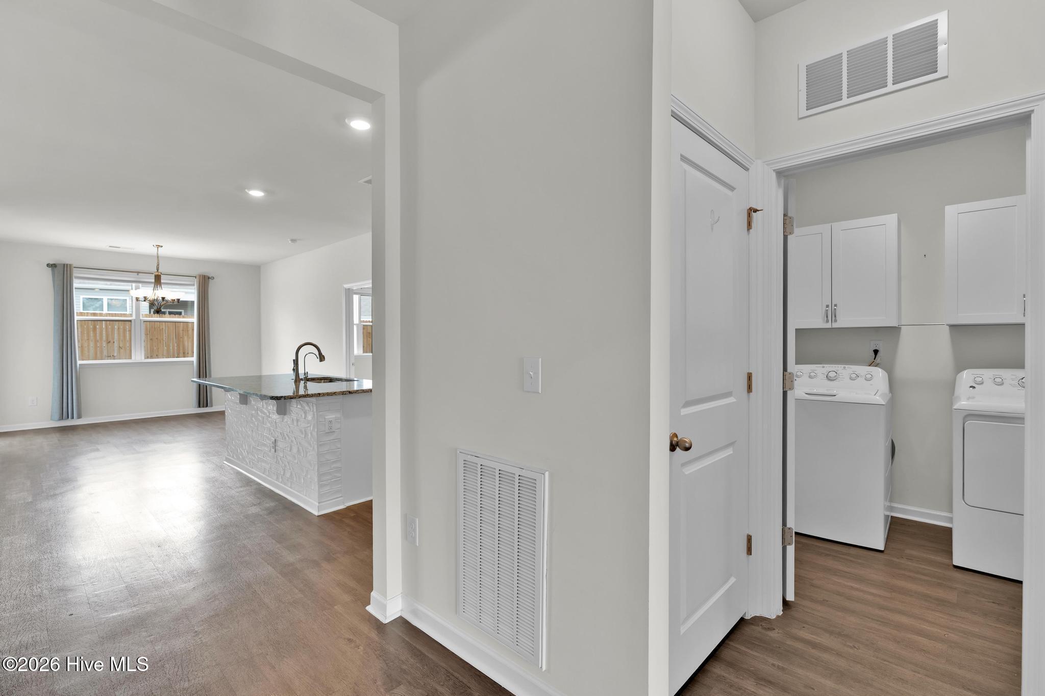 100557258 | Photo 16