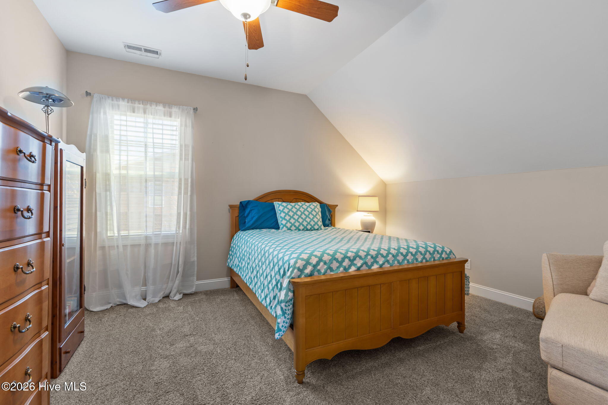 100560213 | Photo 27