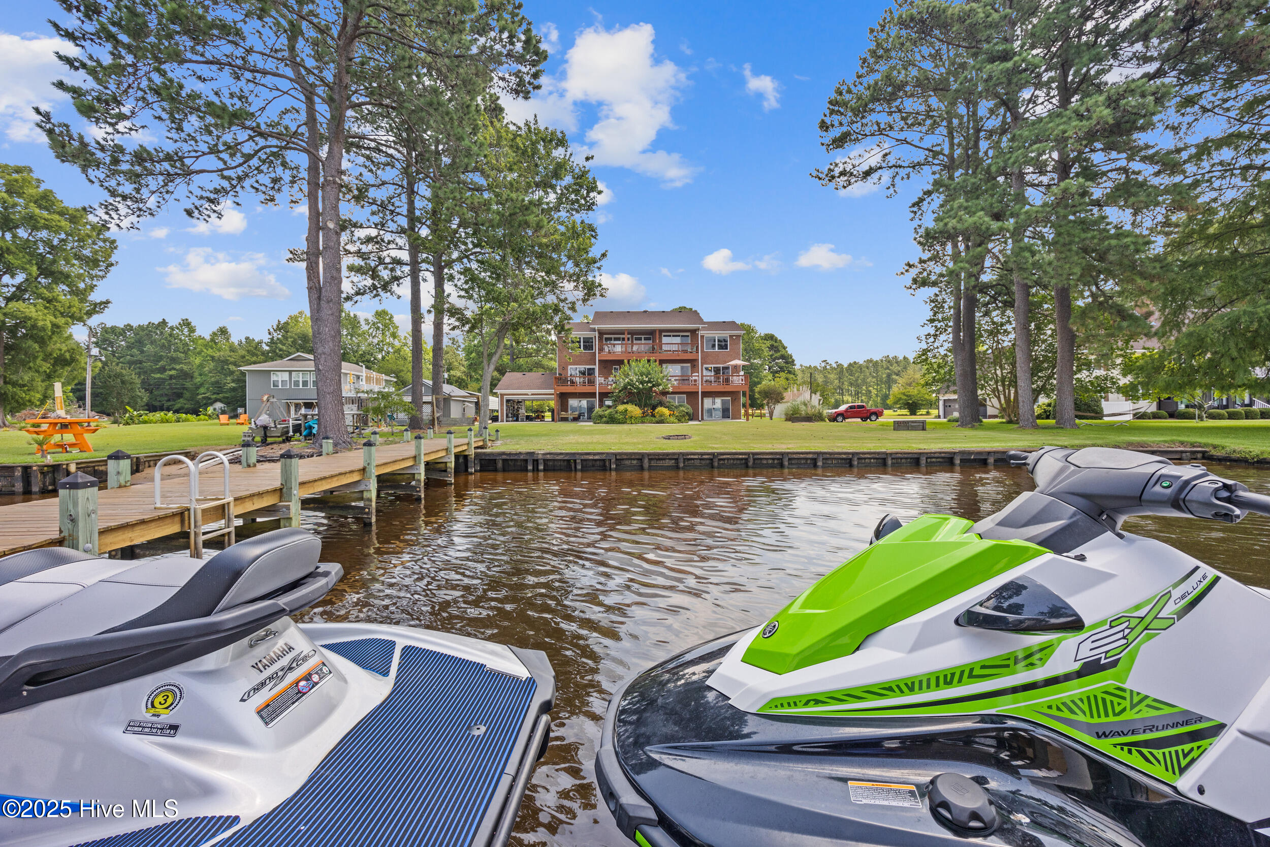 Jet ski lifts