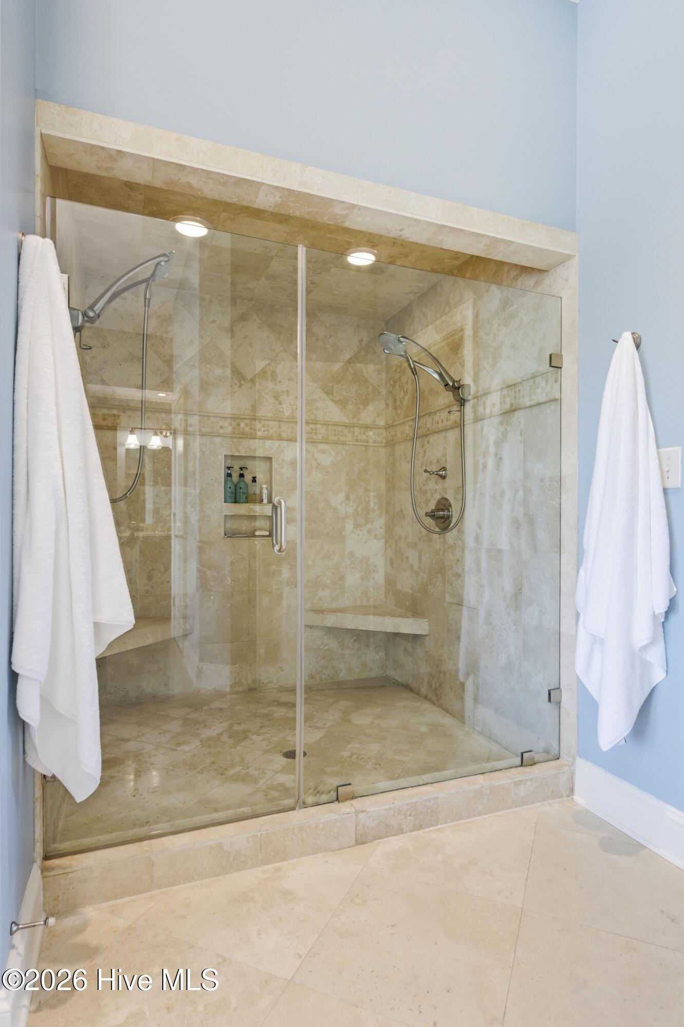 100564058 | Photo 38