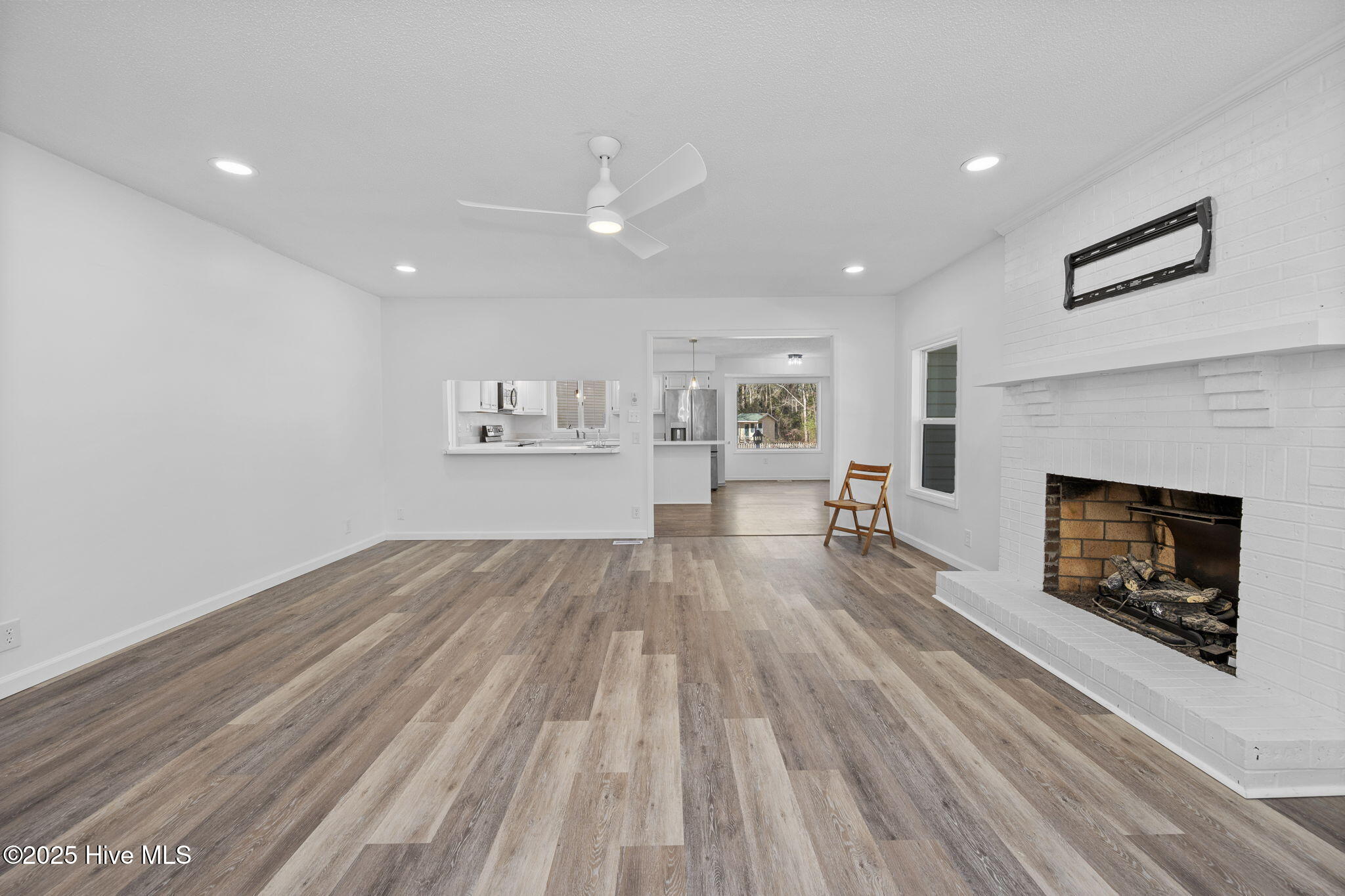 100545145 | Photo 29