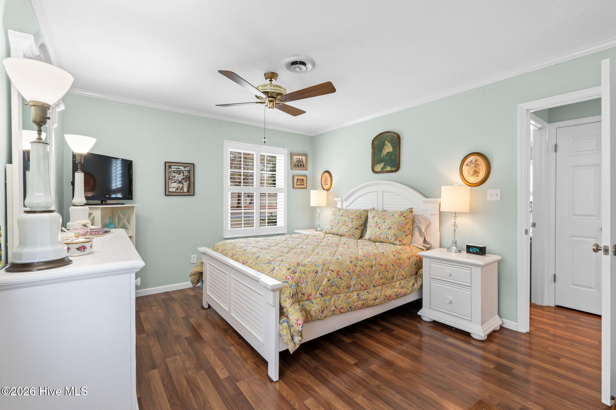 100564261 | Photo 19