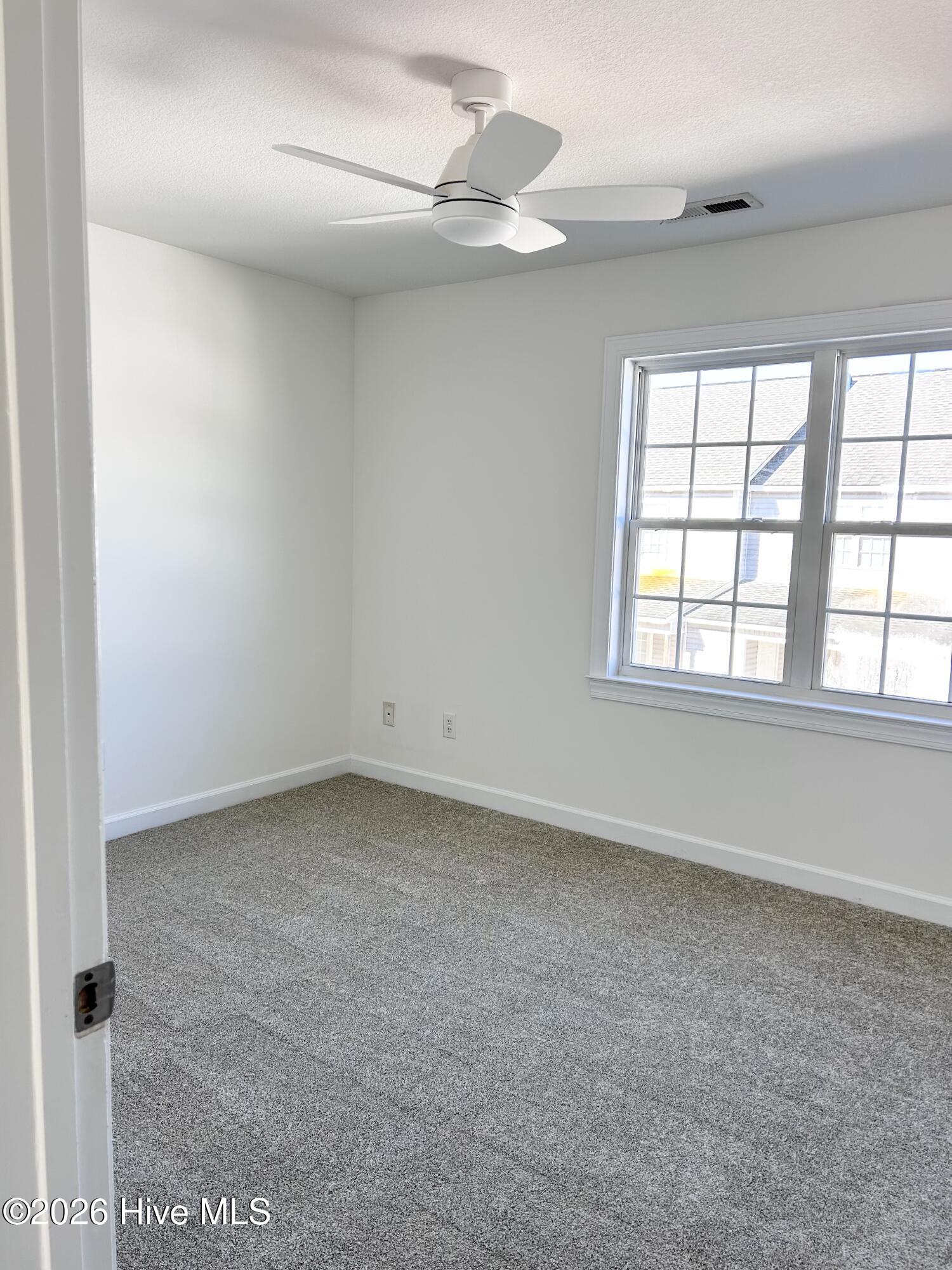 100547623 | Photo 13