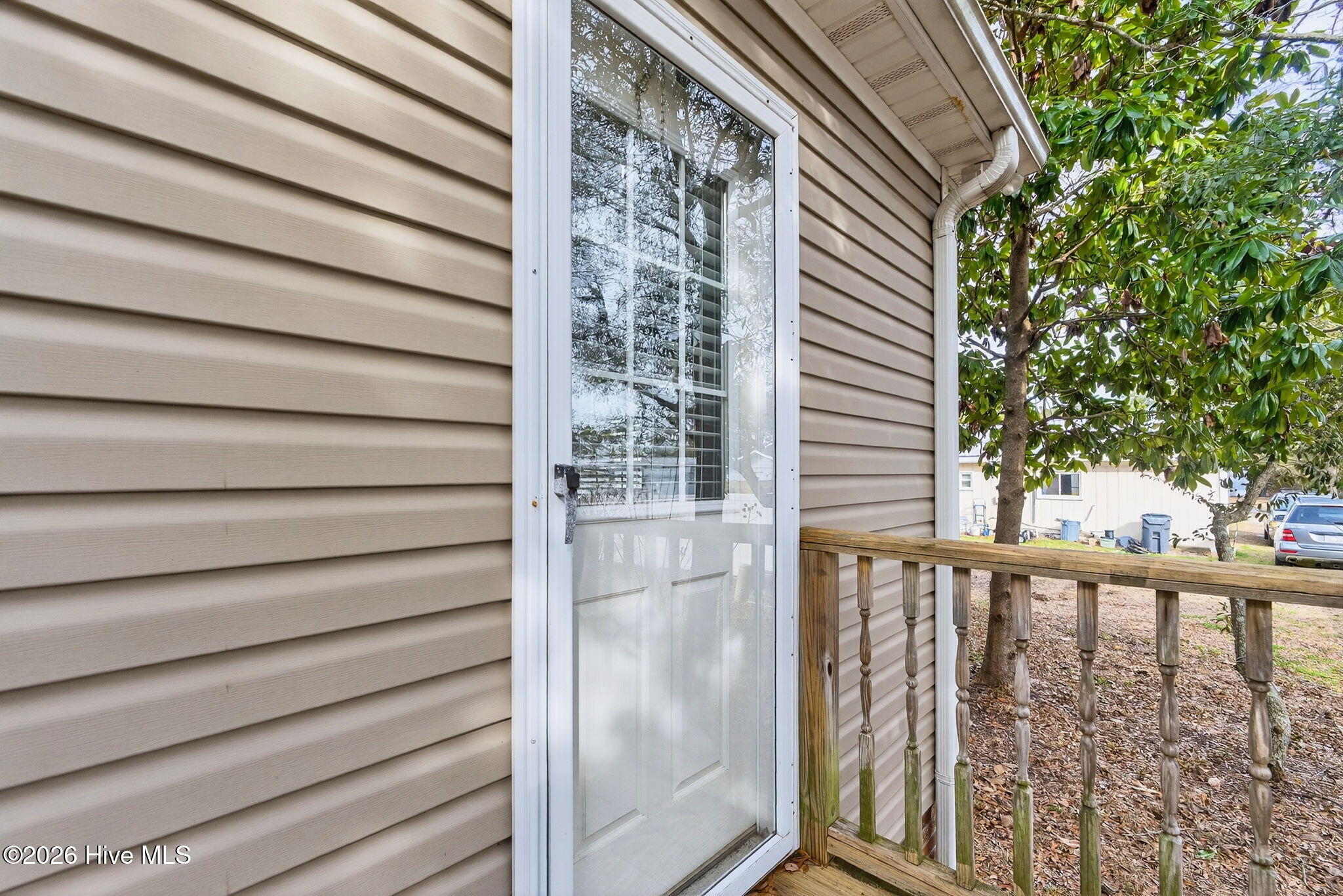 100557070 | Photo 38