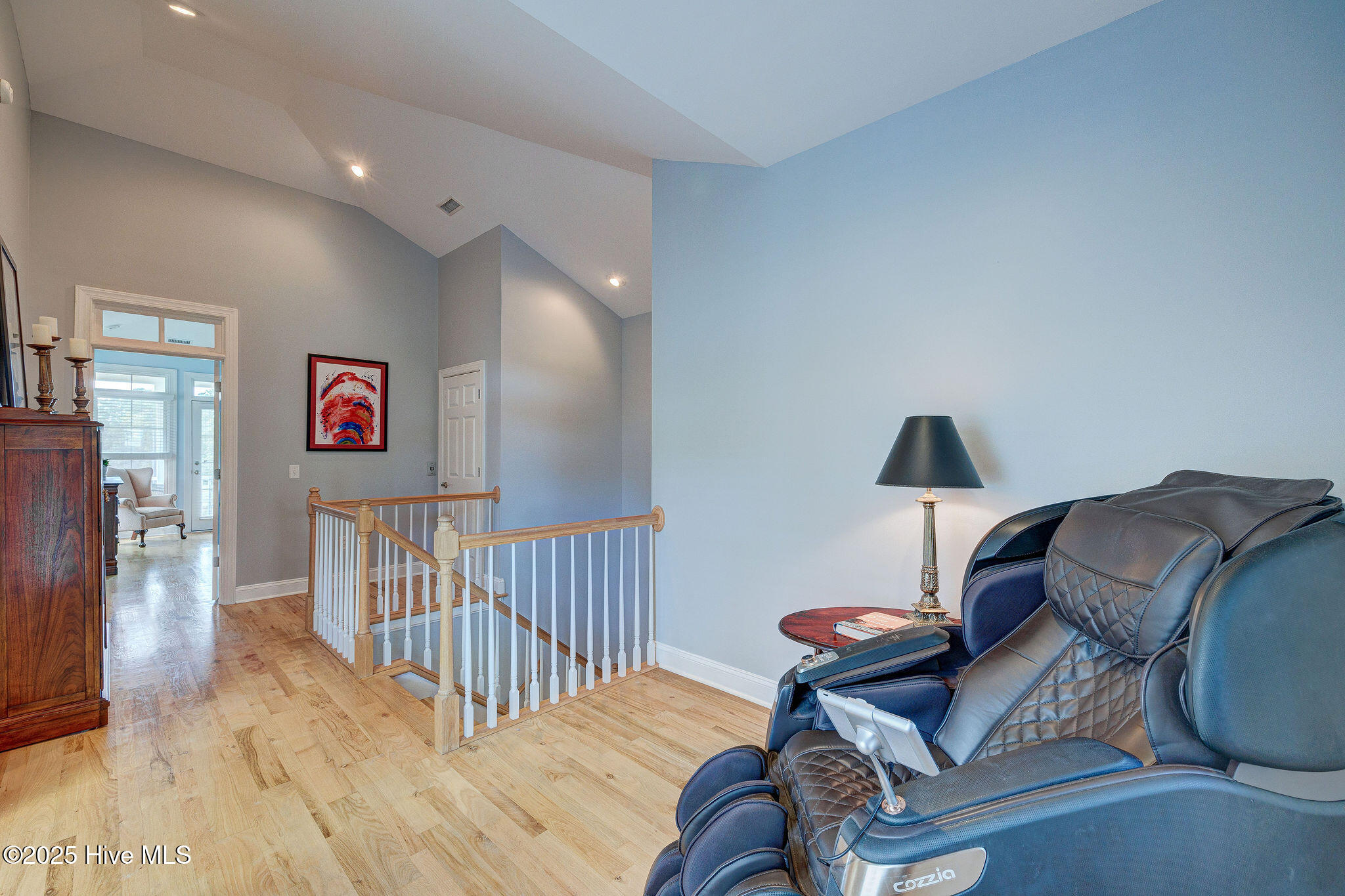 100533949 | Photo 23