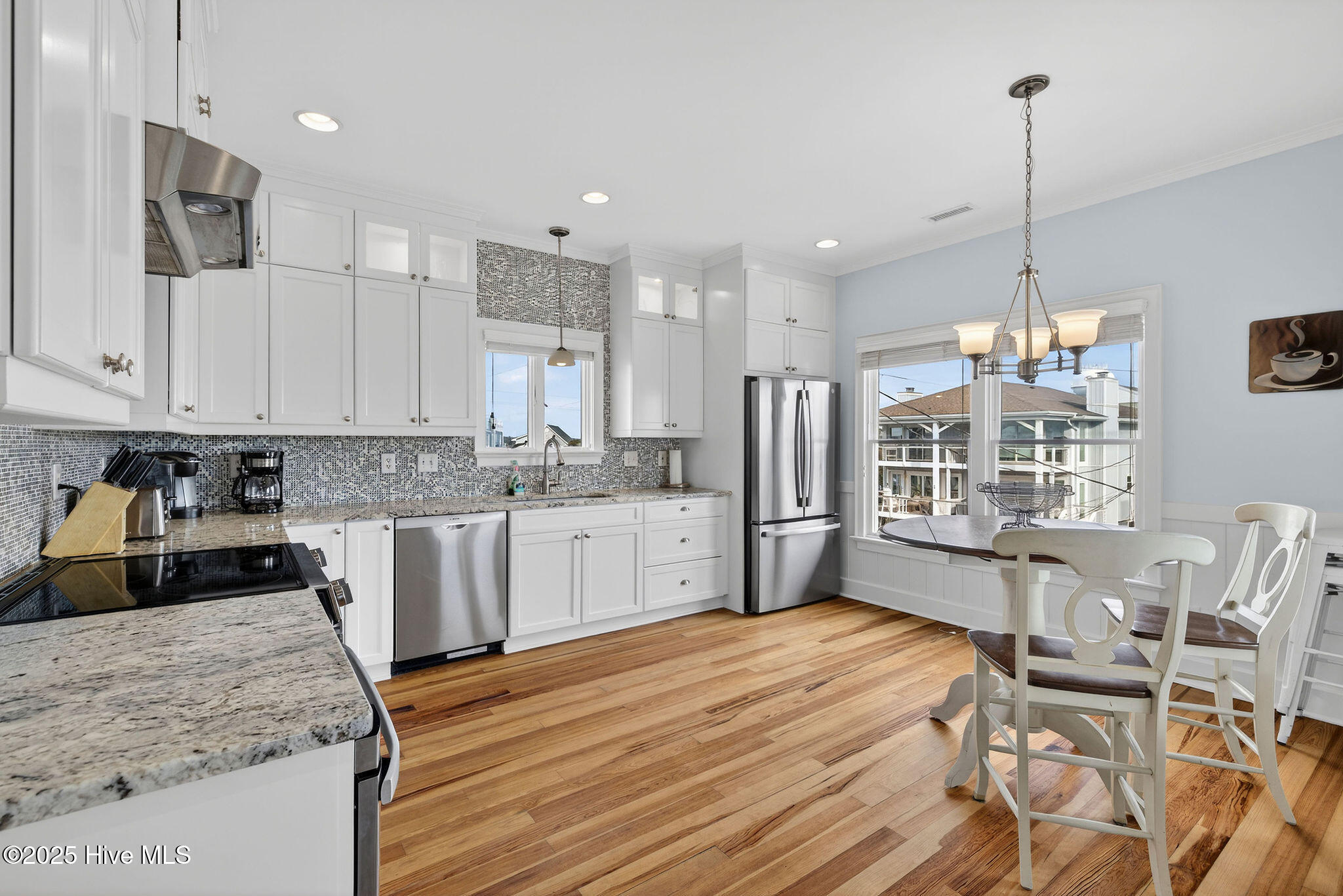 100546146 | Photo 23