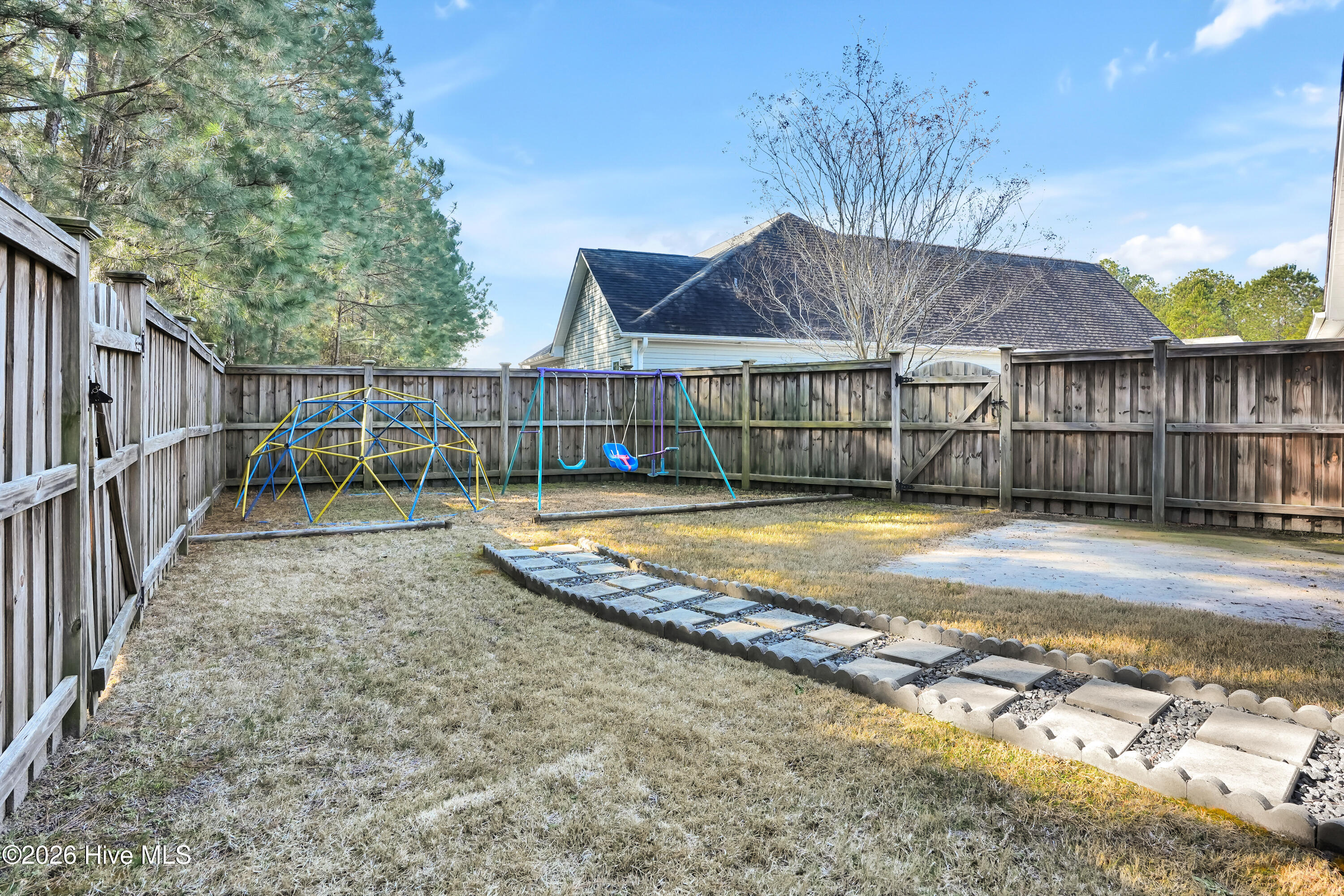 100553723 | Photo 33