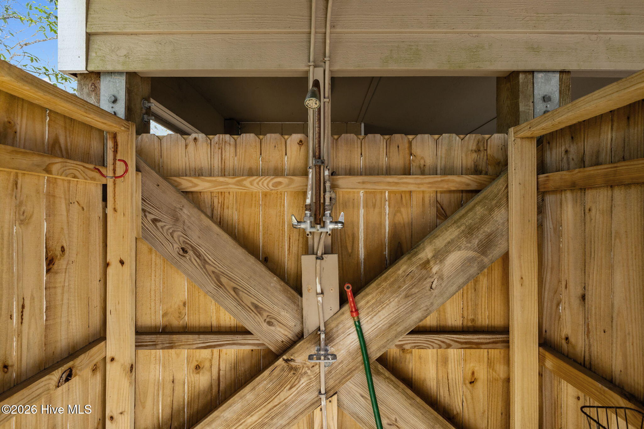 100557971 | Photo 34