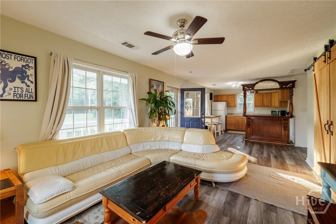 984 Arnoldsville Road