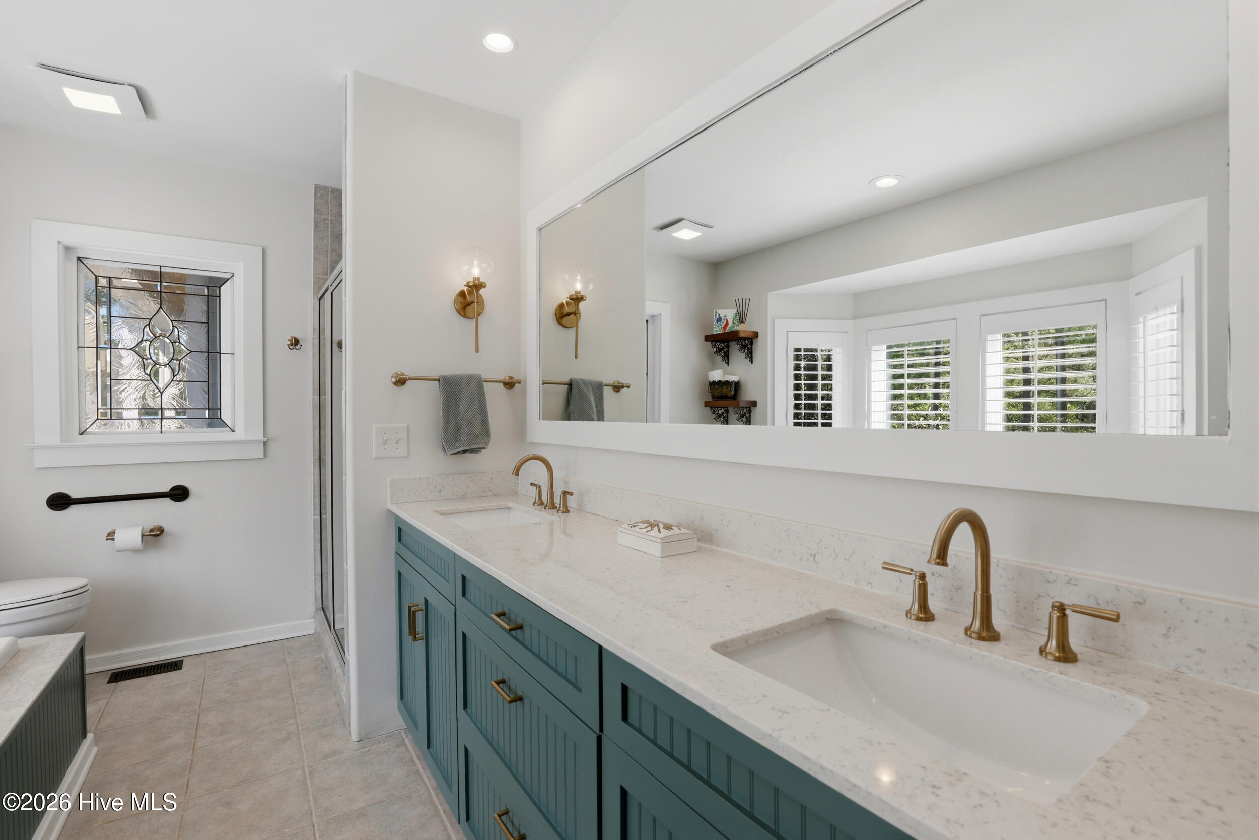 100564961 | Photo 24