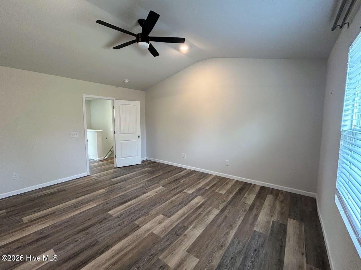 100562771 | Photo 18