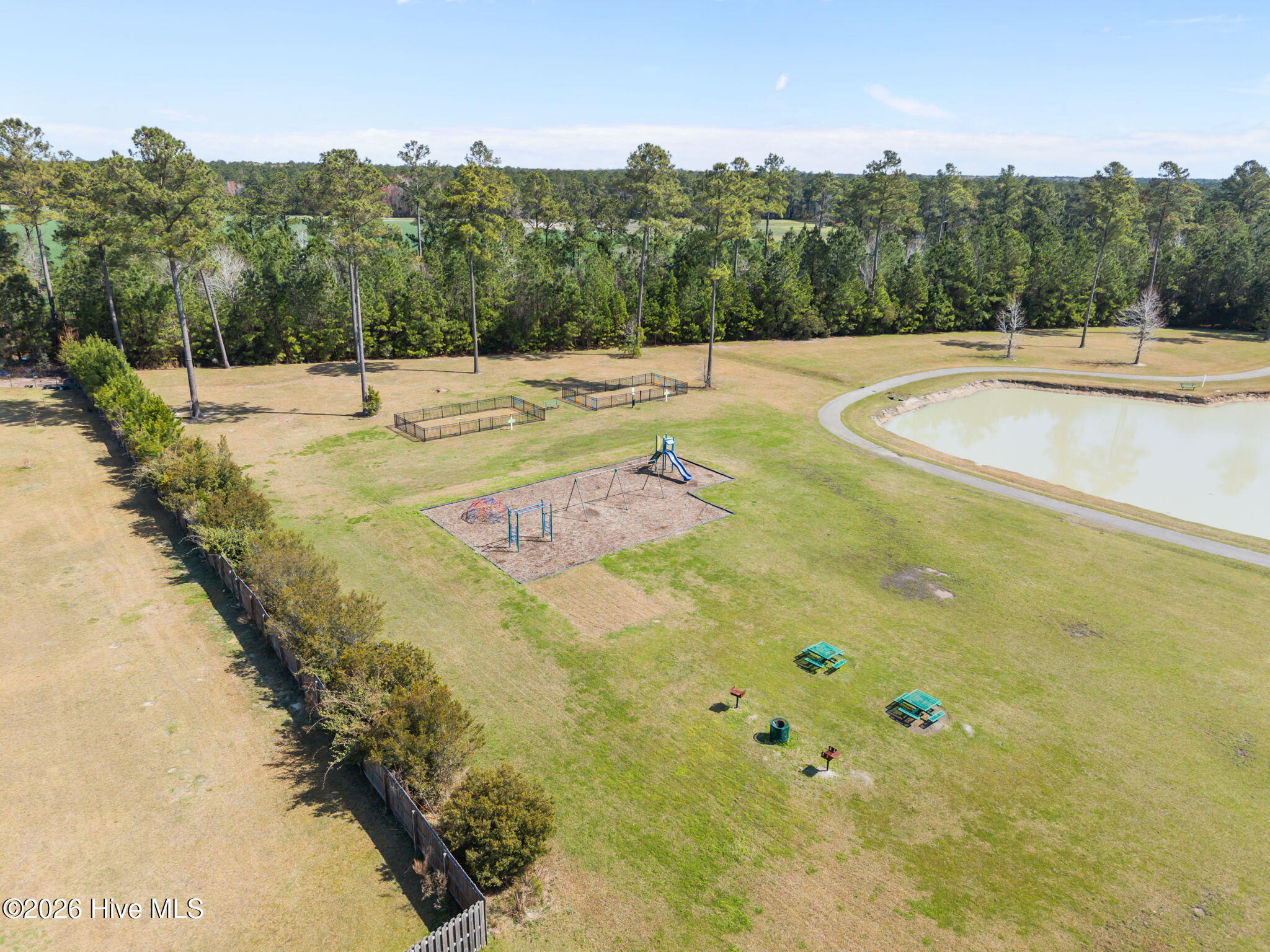 100561827 | Photo 63