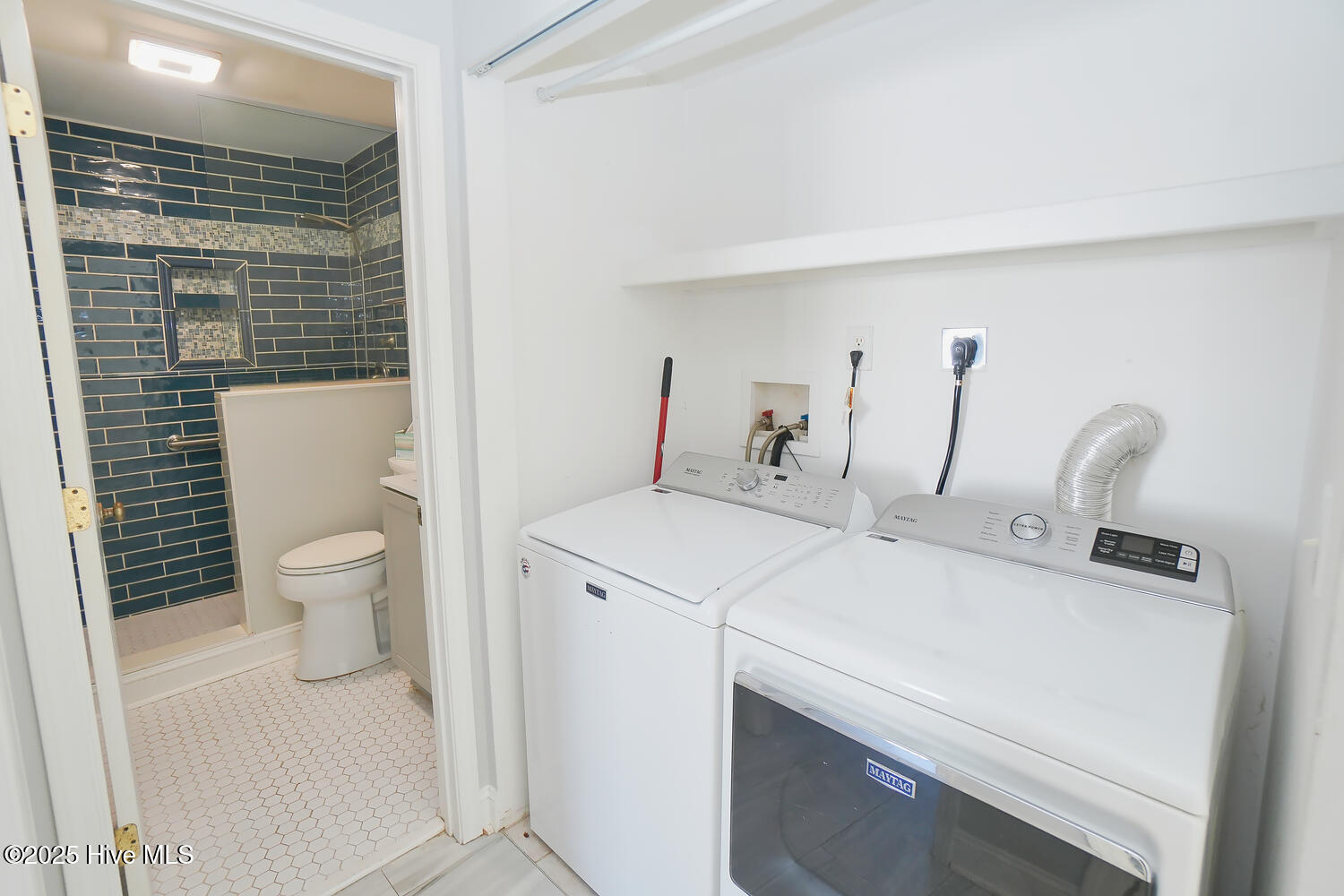 100534468 | Photo 13