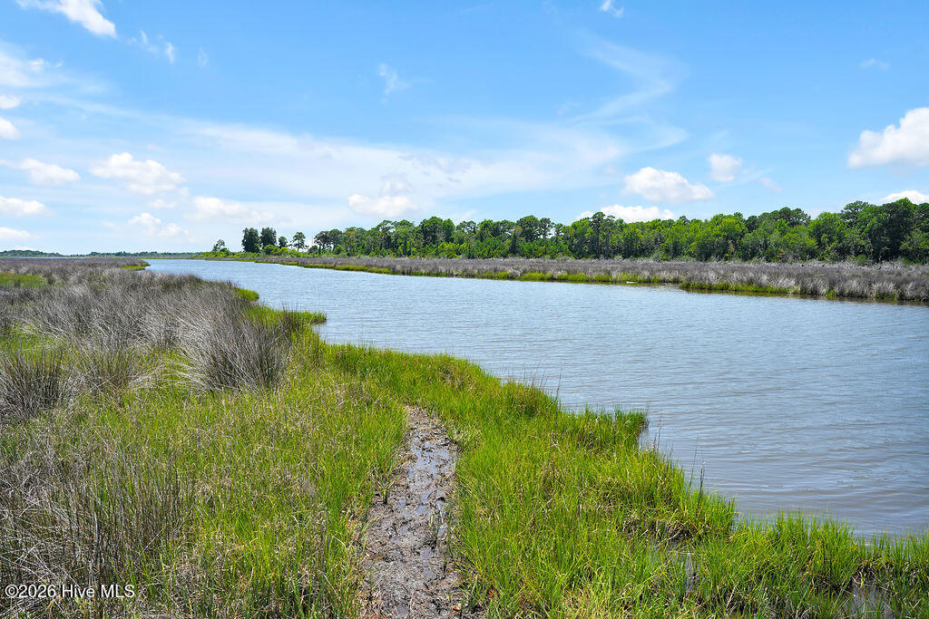 Bask in the beauty and joy of a waterfront community lifestyle at Mimosa Bay