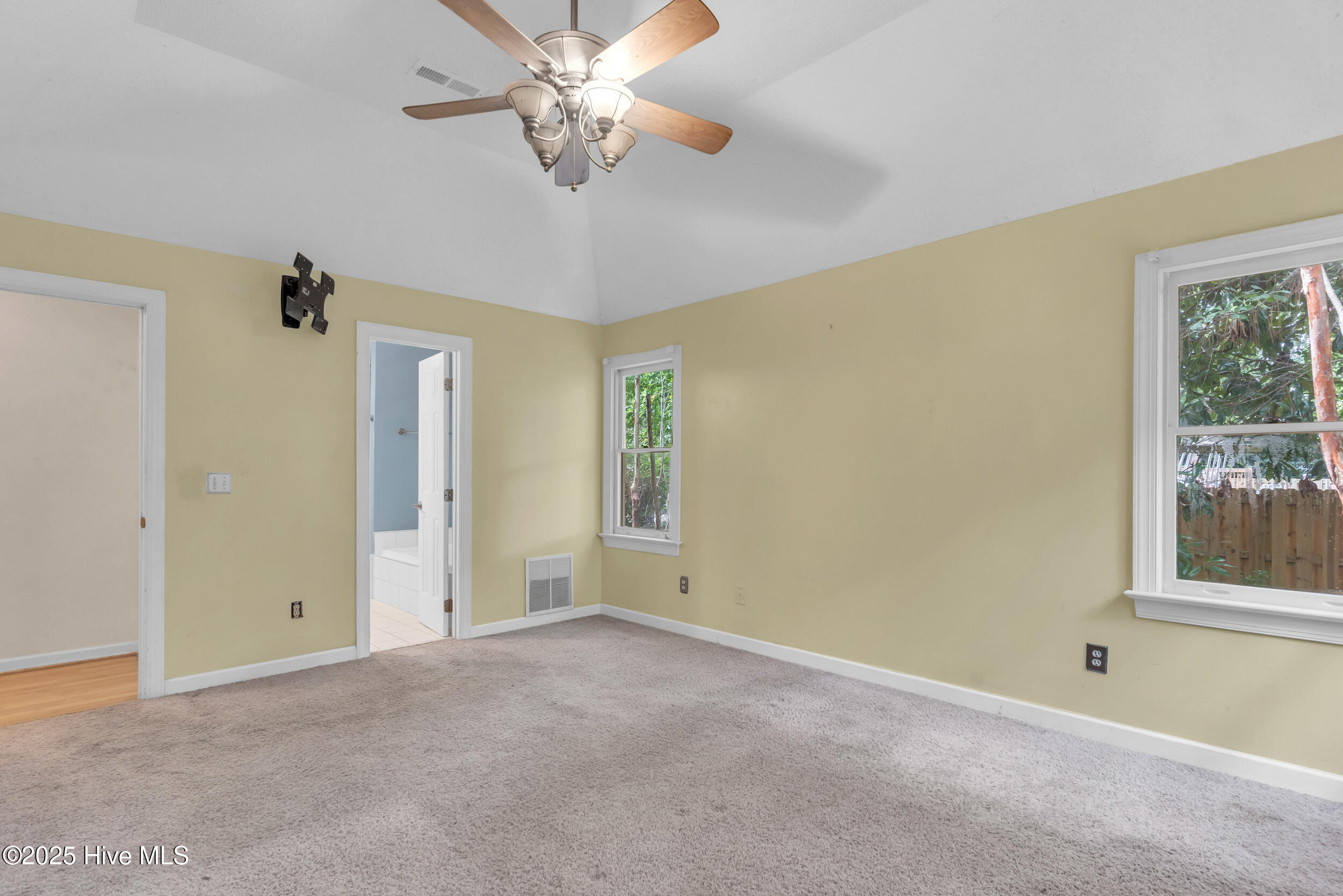 3004 Wickford Road, Wilmington, NC 28409 – photo 22: Primary Bedroom