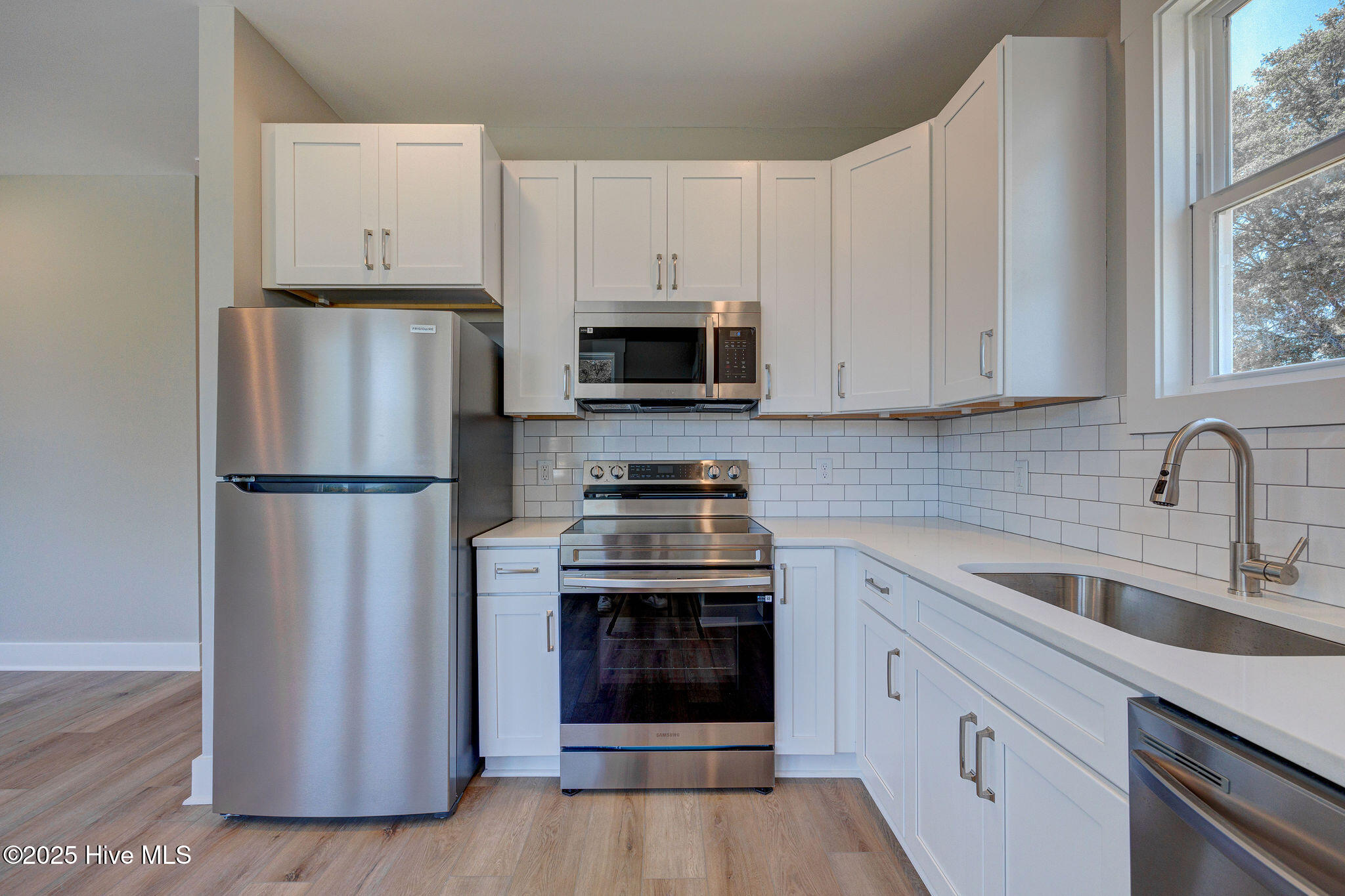 100521175 | Photo 41