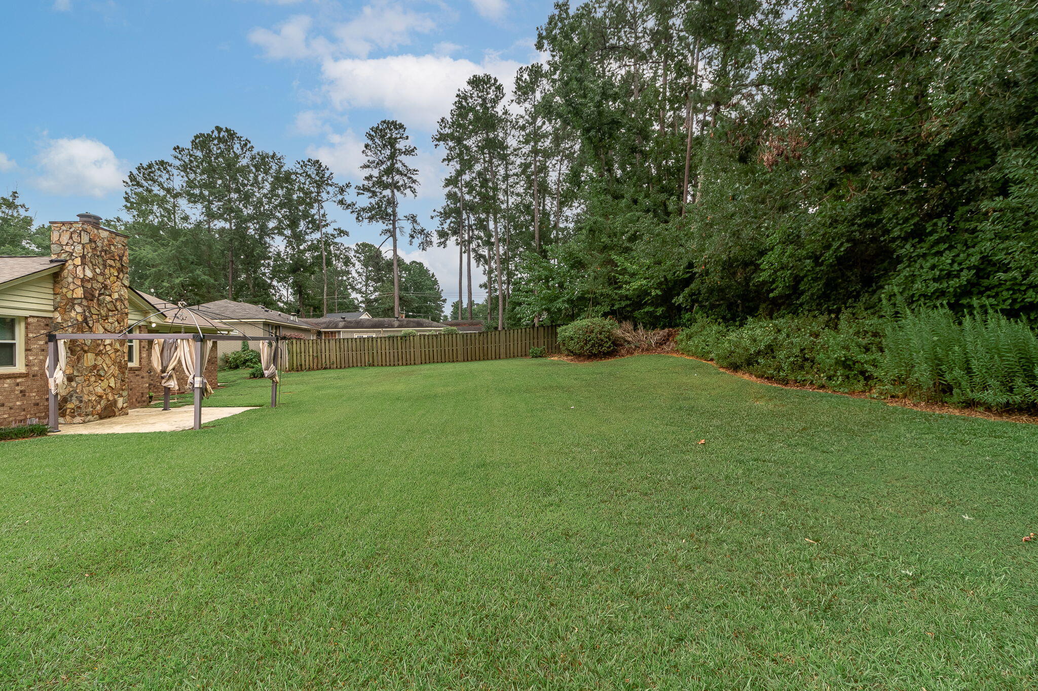 35-web-or-mls-105 DRESDEN DR A©--10