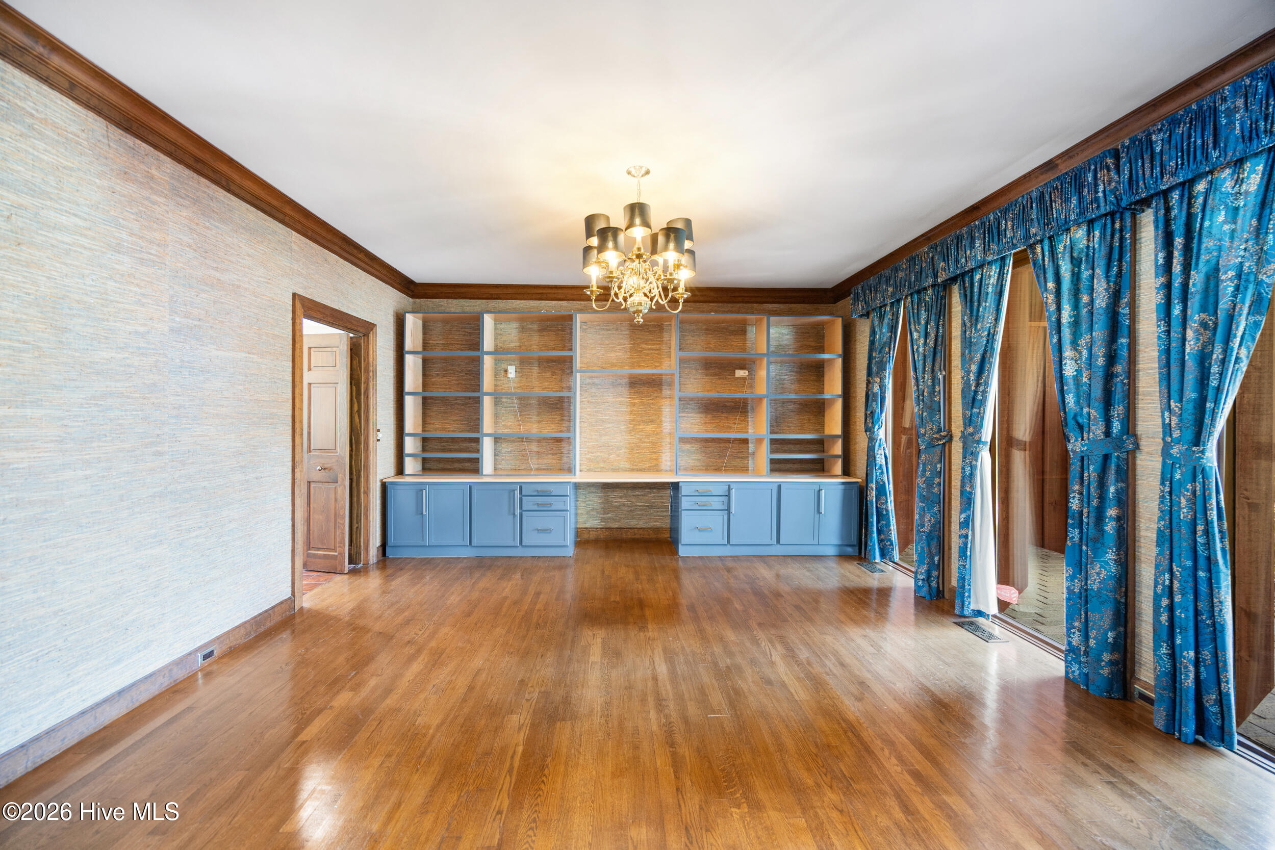 005 ccd 260504 formal dining 1