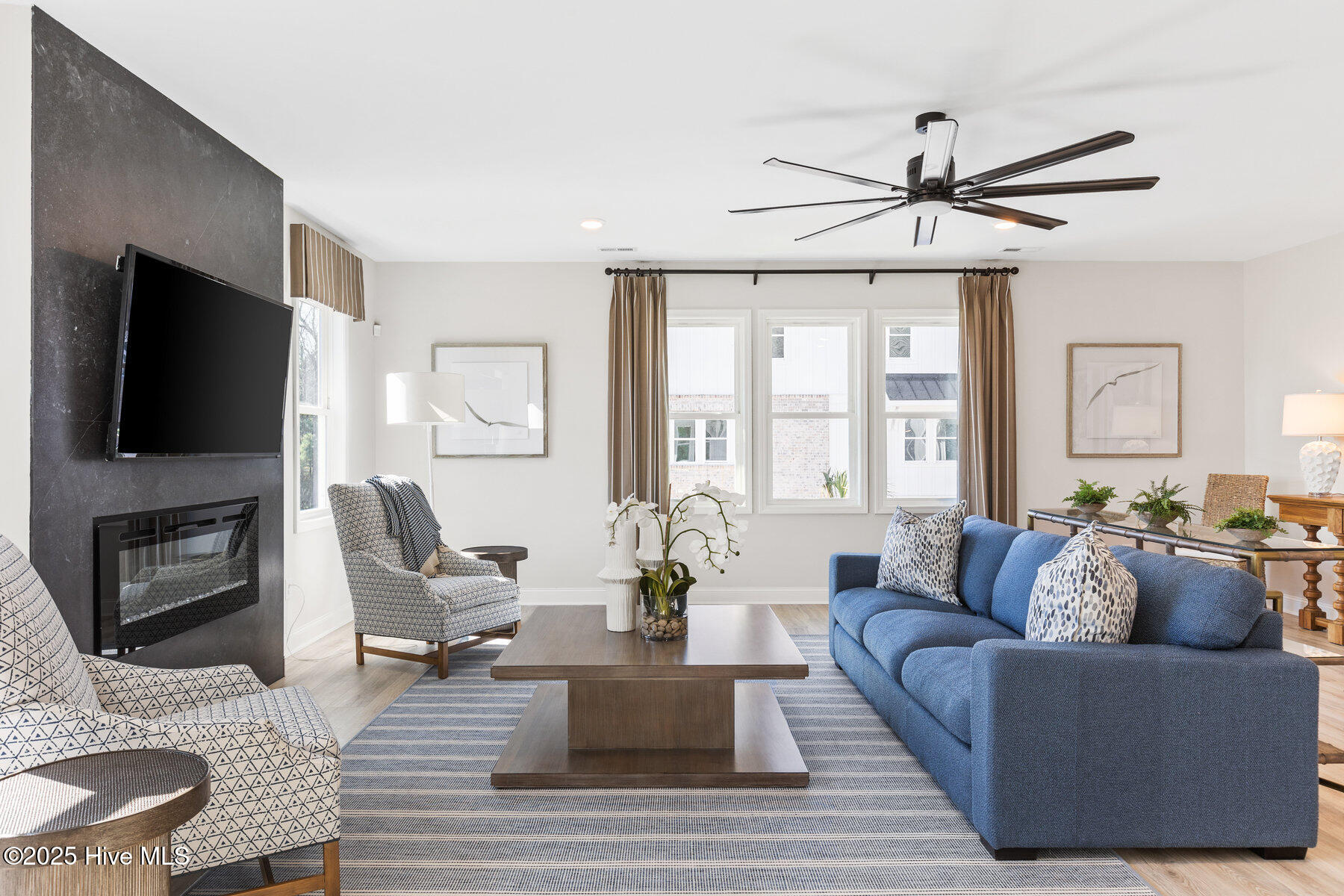 100534018 | Photo 15