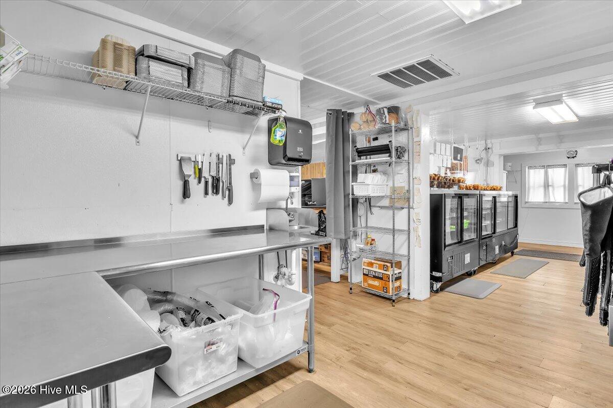 100551902 | Photo 42