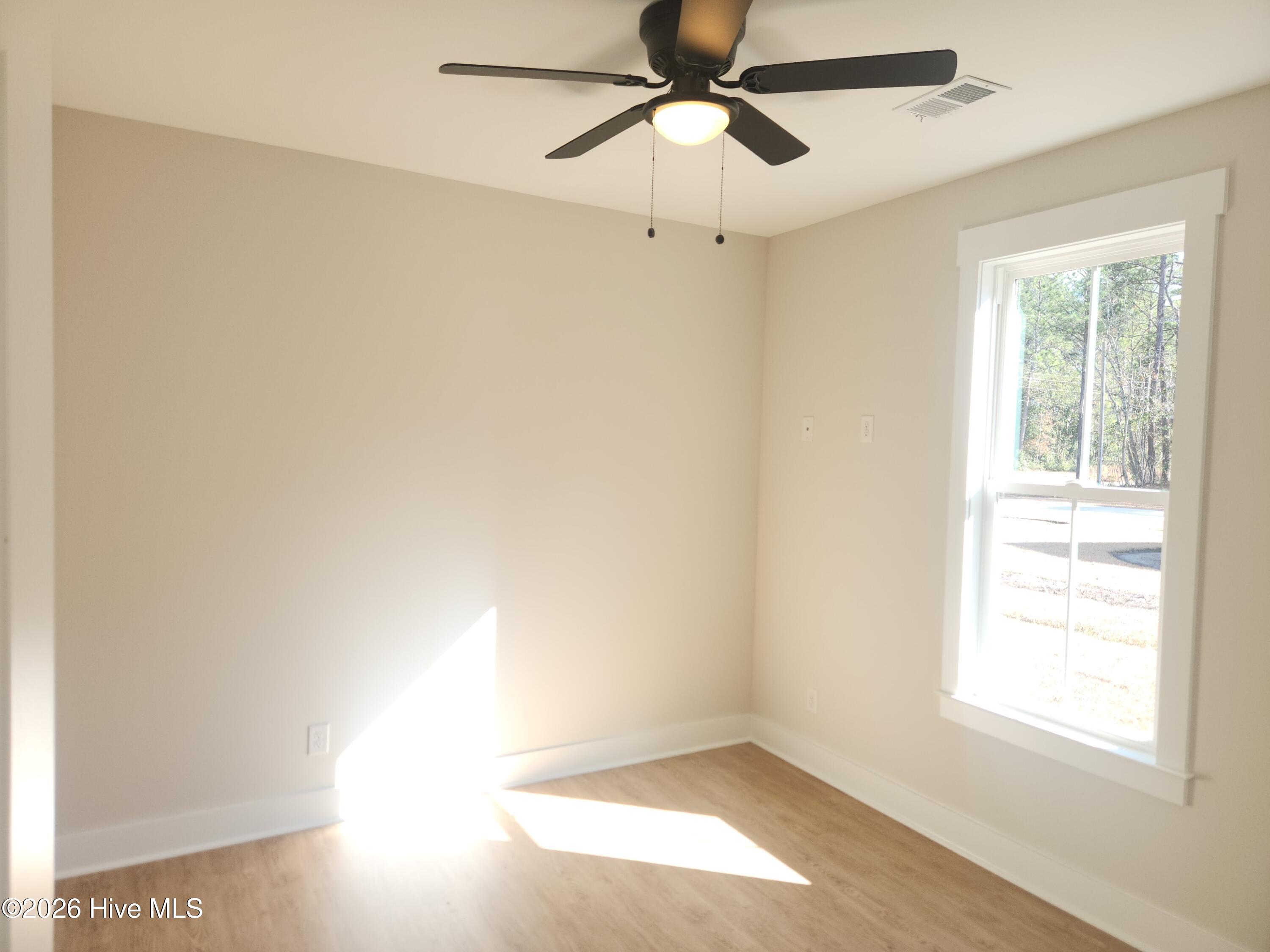 100545899 | Photo 35