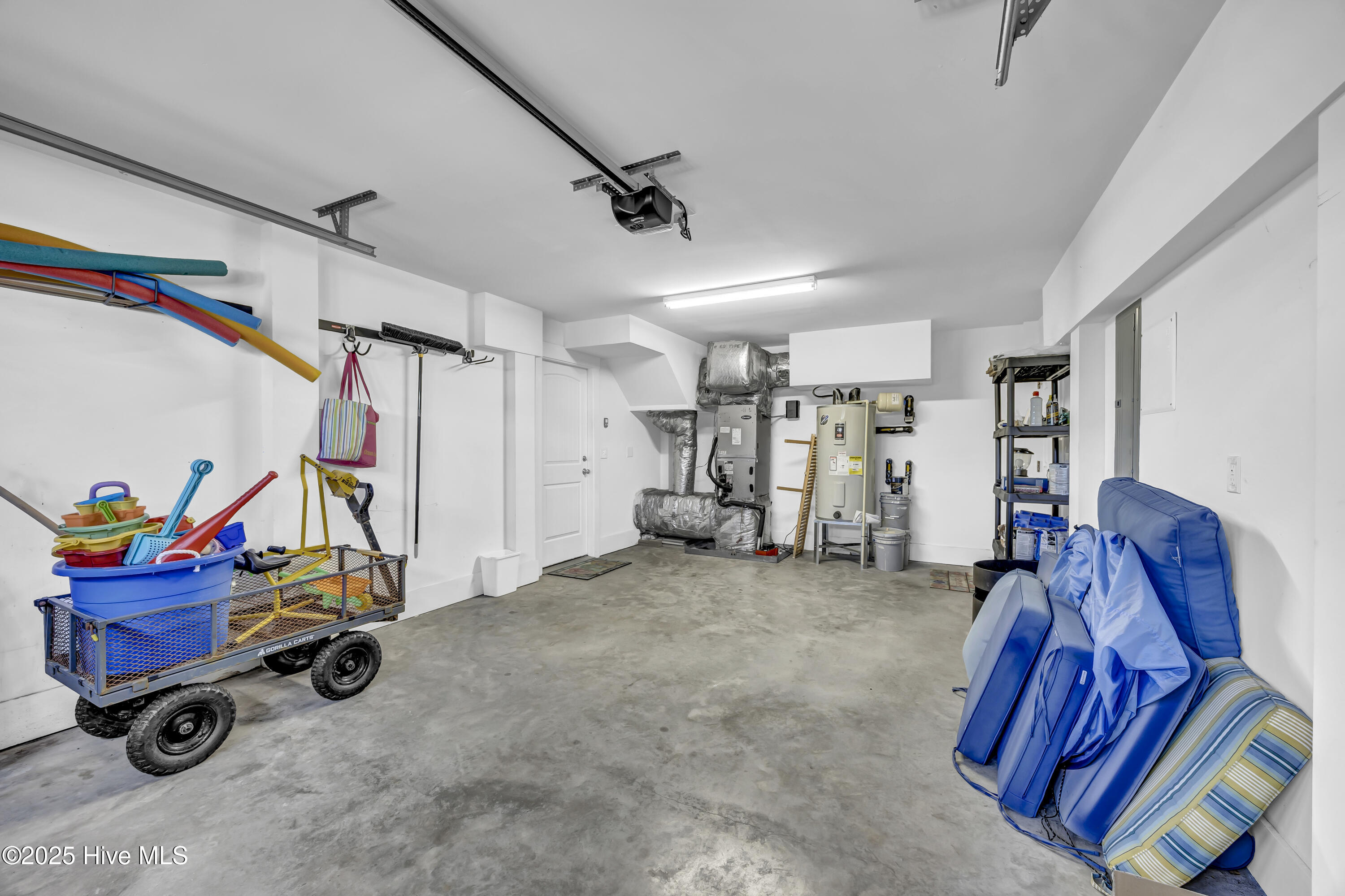 100535596 | Photo 51