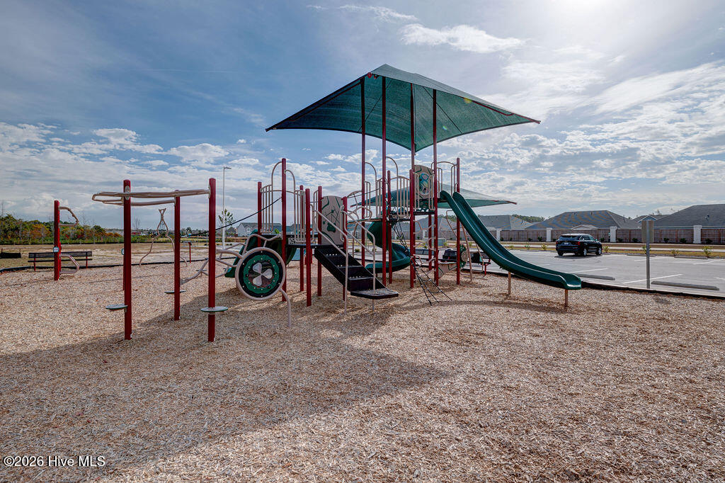 100558265 | Photo 71