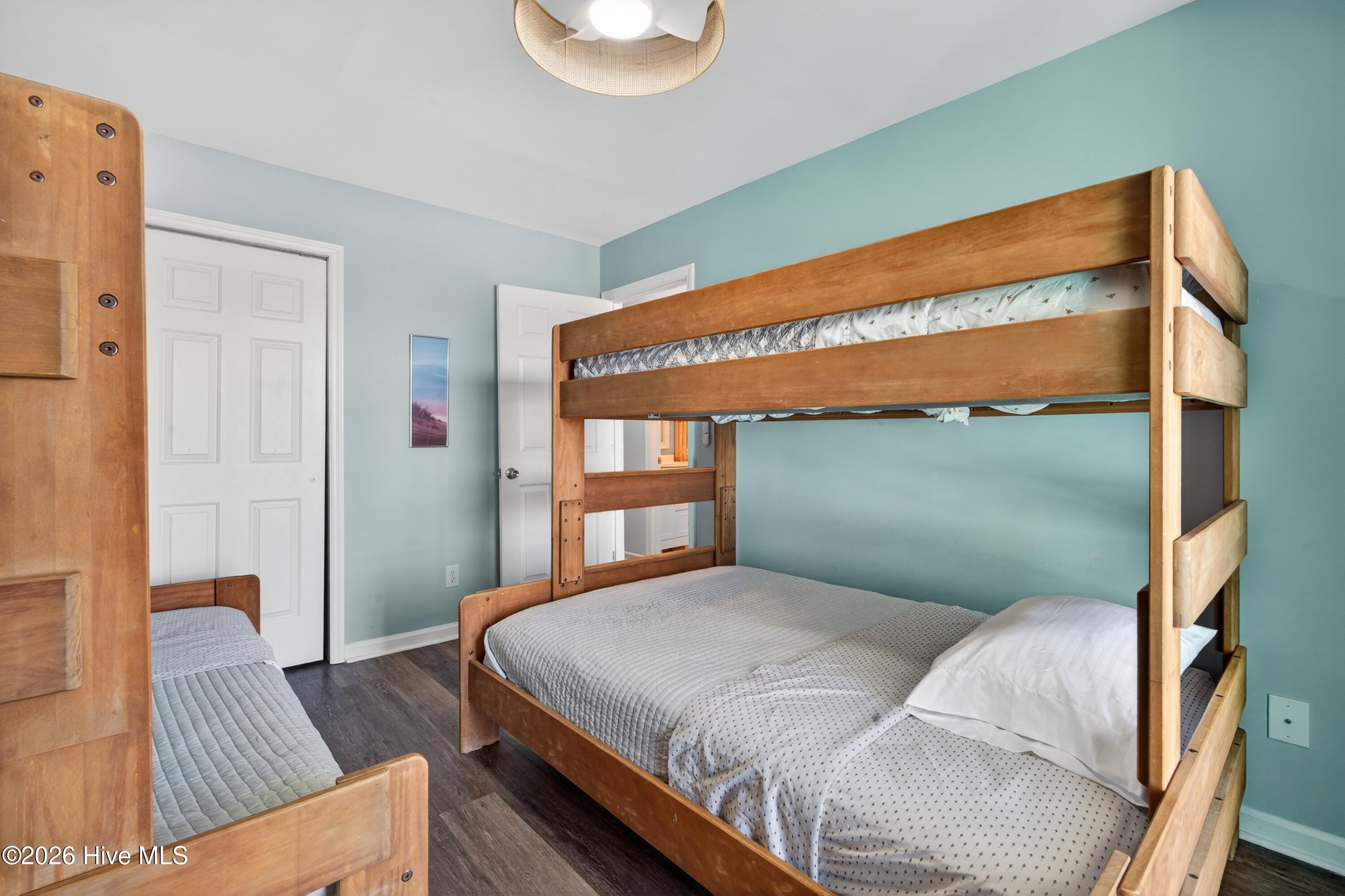 100563490 | Photo 31