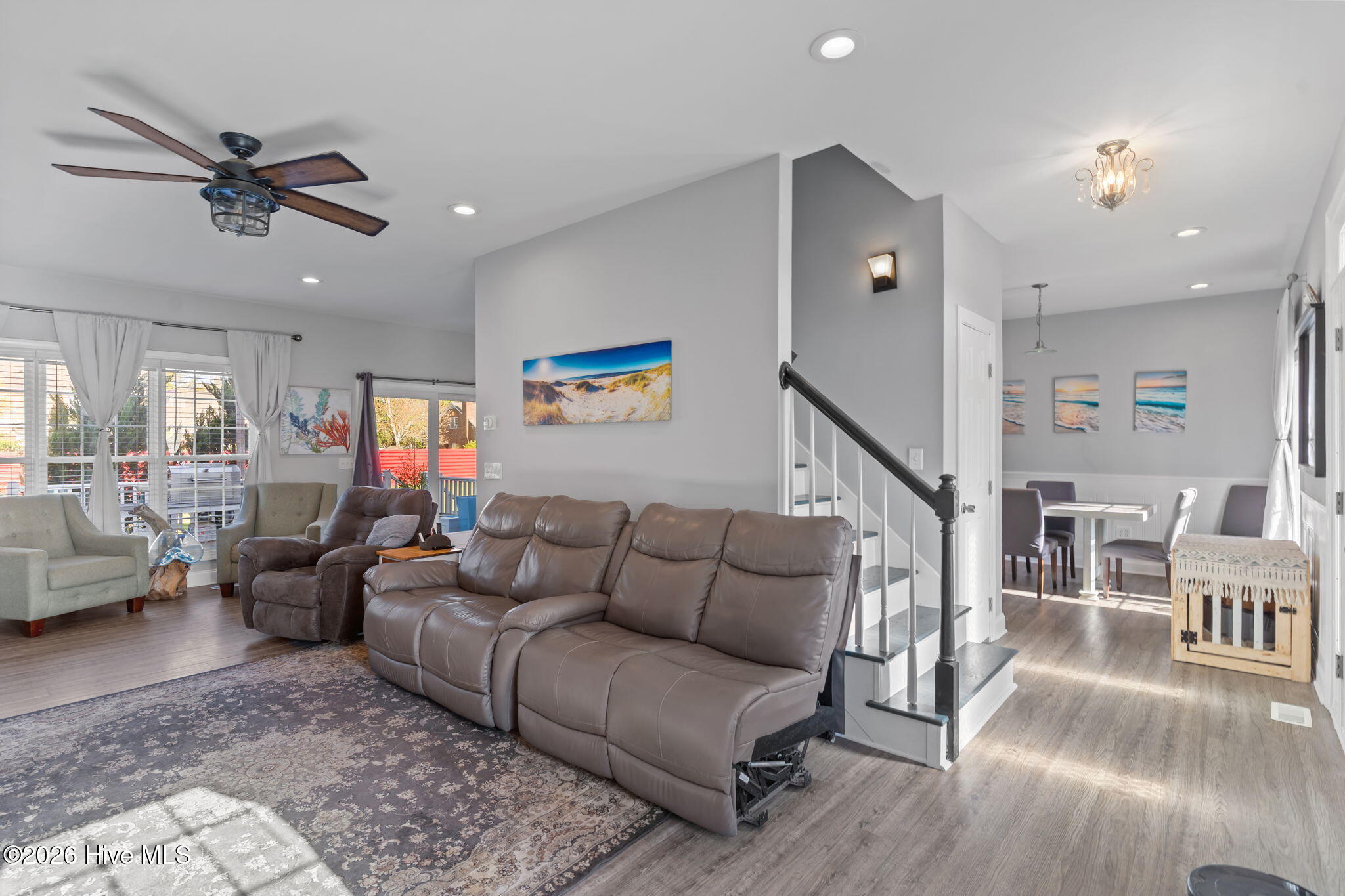 100564590 | Photo 10