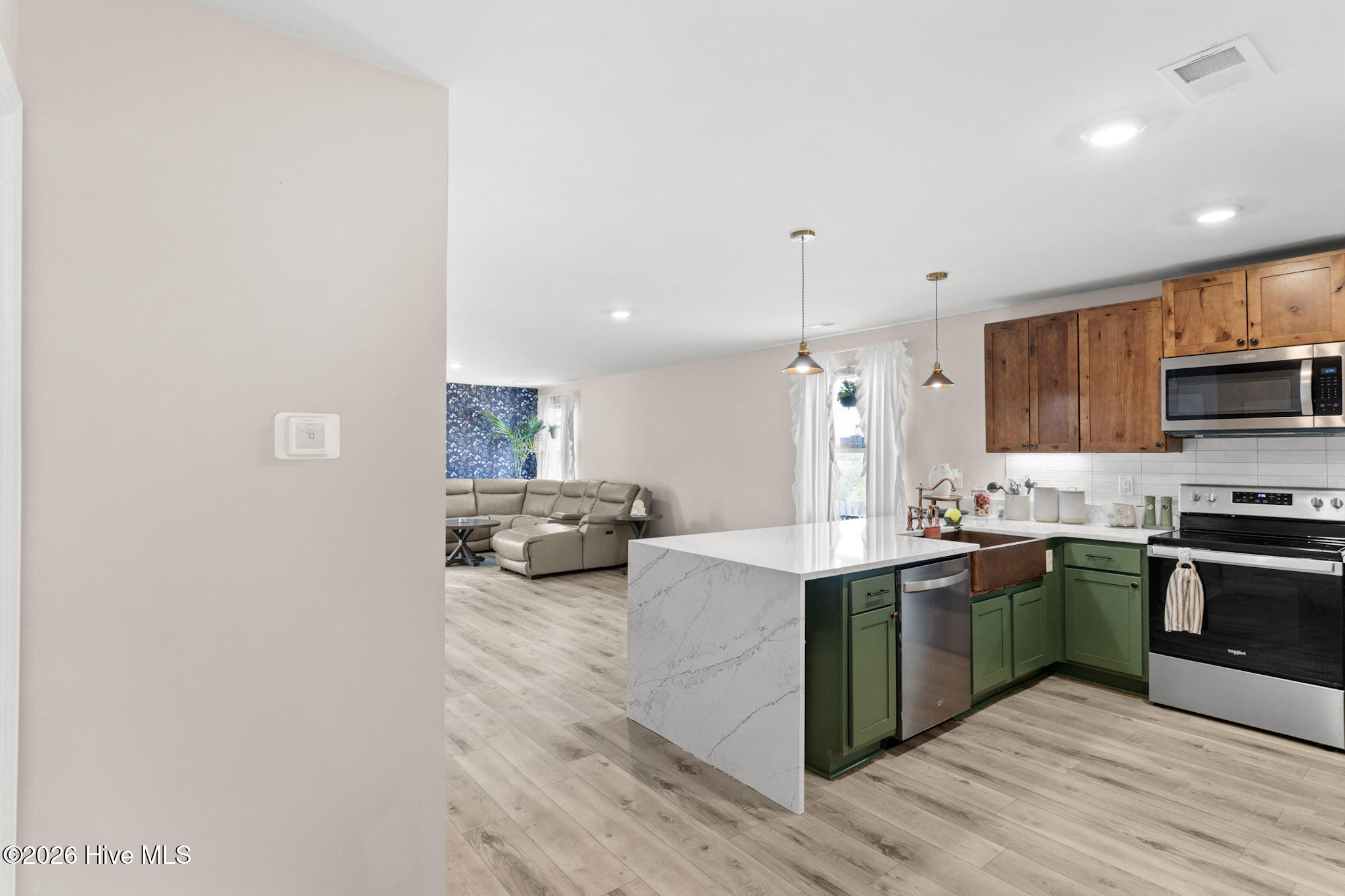 100566662 | Photo 69