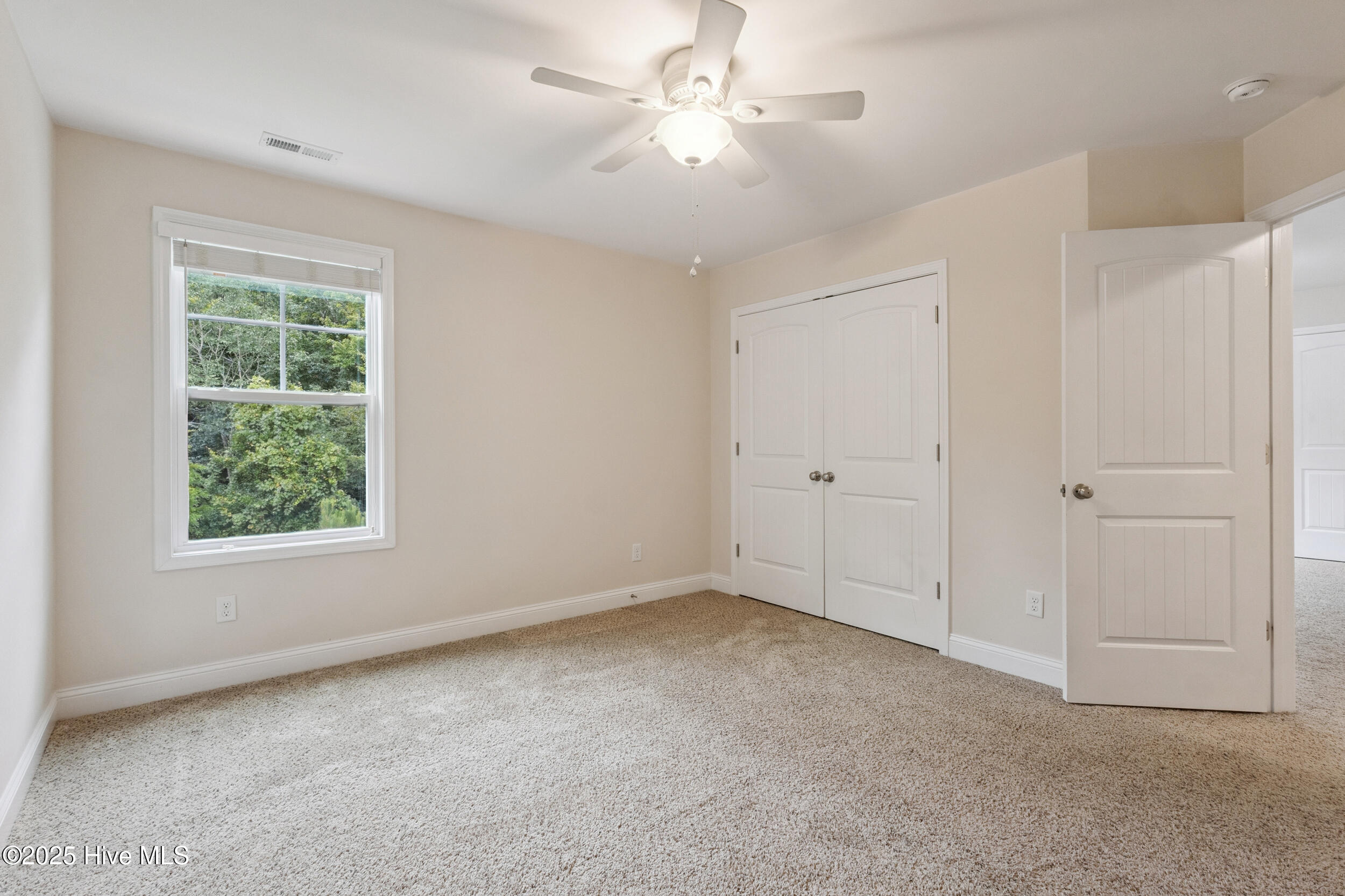 100521845 | Photo 32