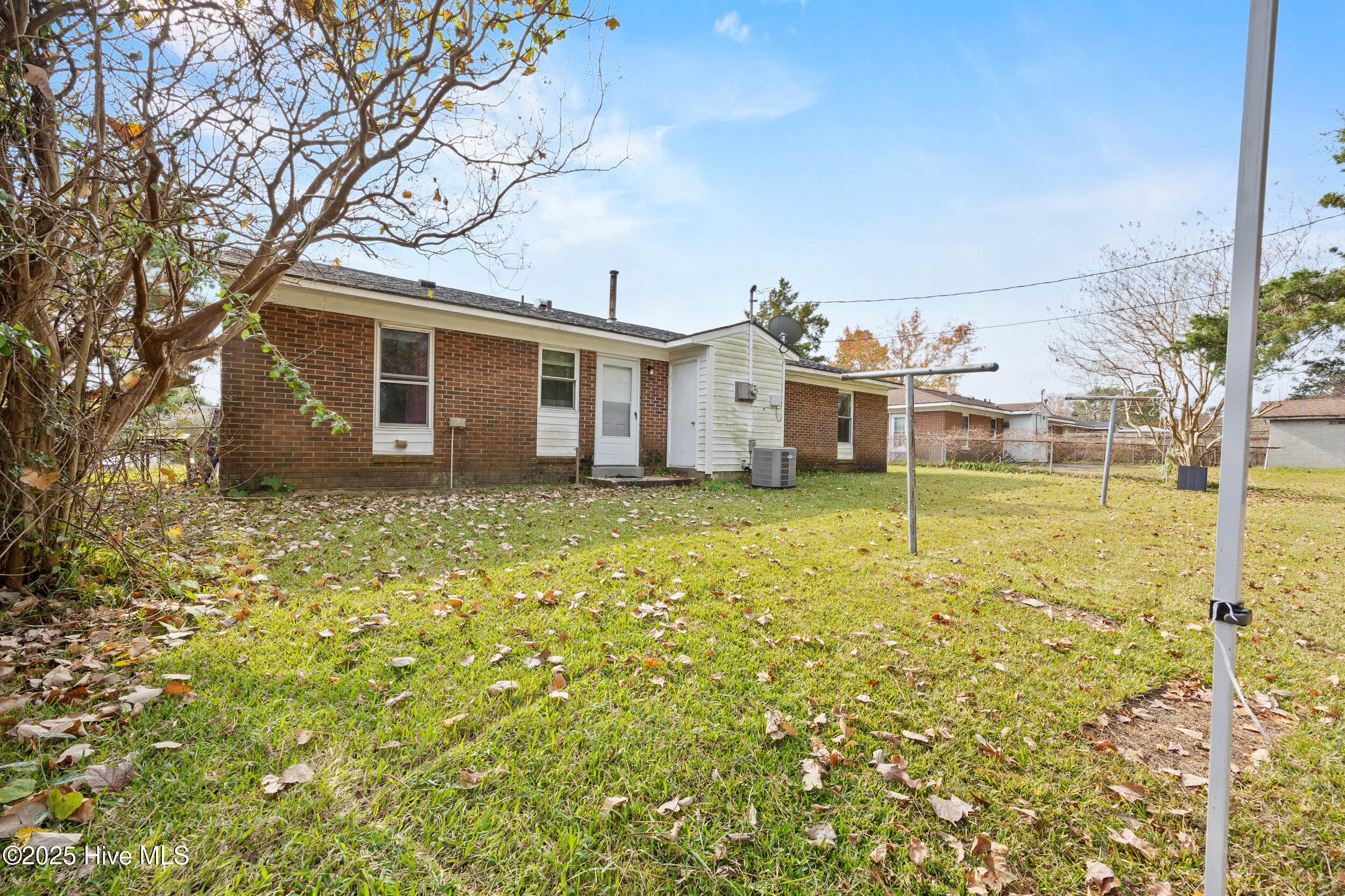 100541005 | Photo 26