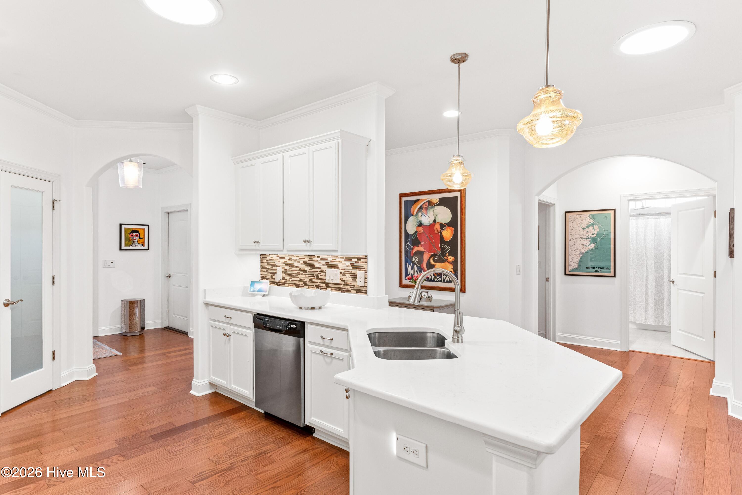 100552646 | Photo 10