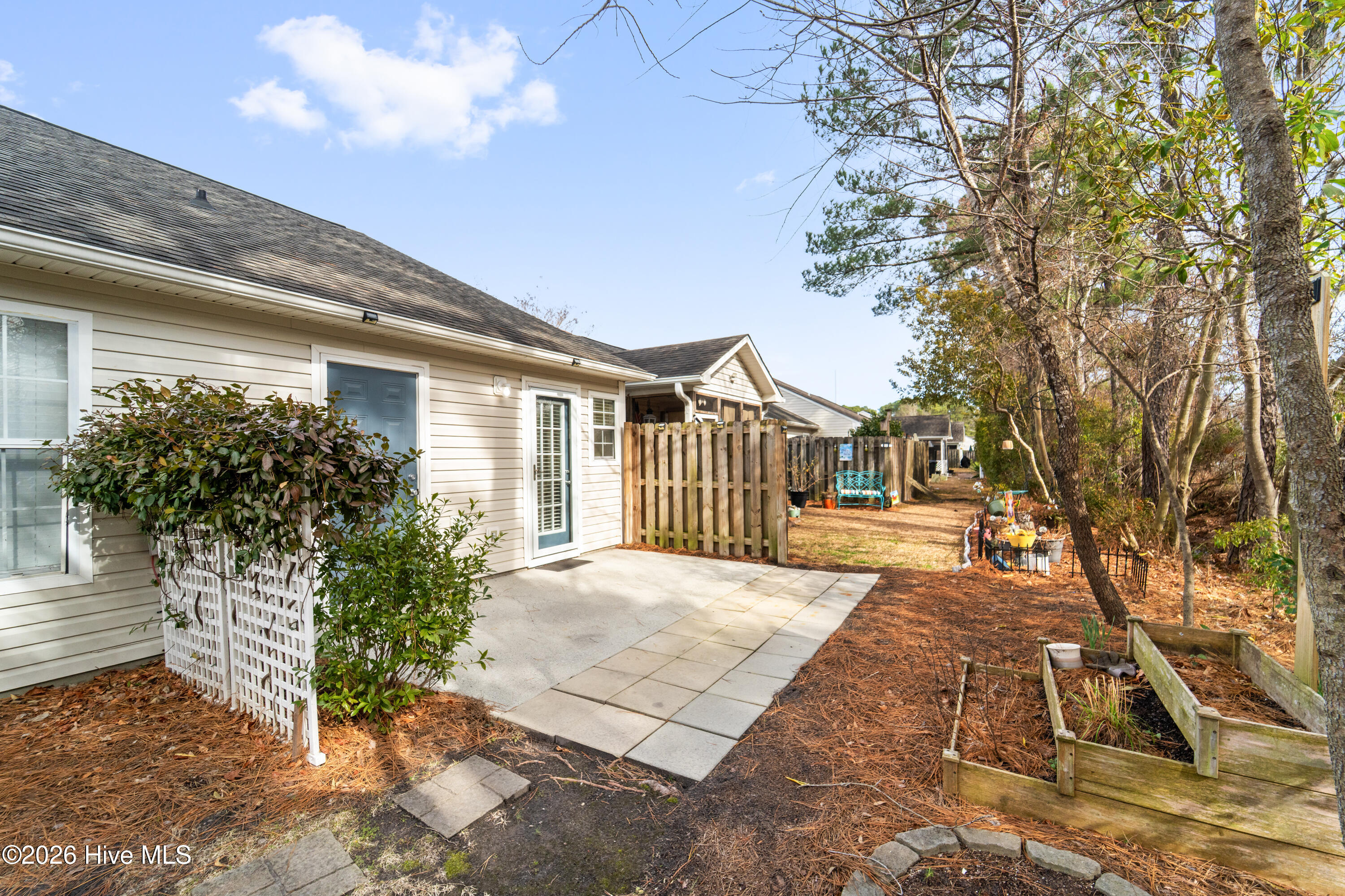 100555847 | Photo 24