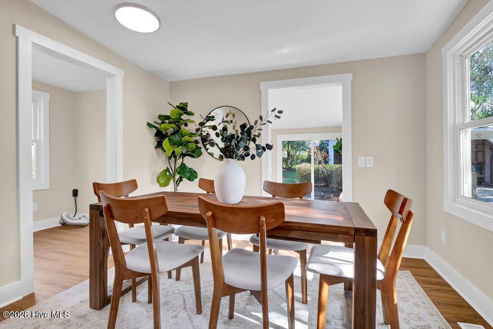 100560738 | Photo 14